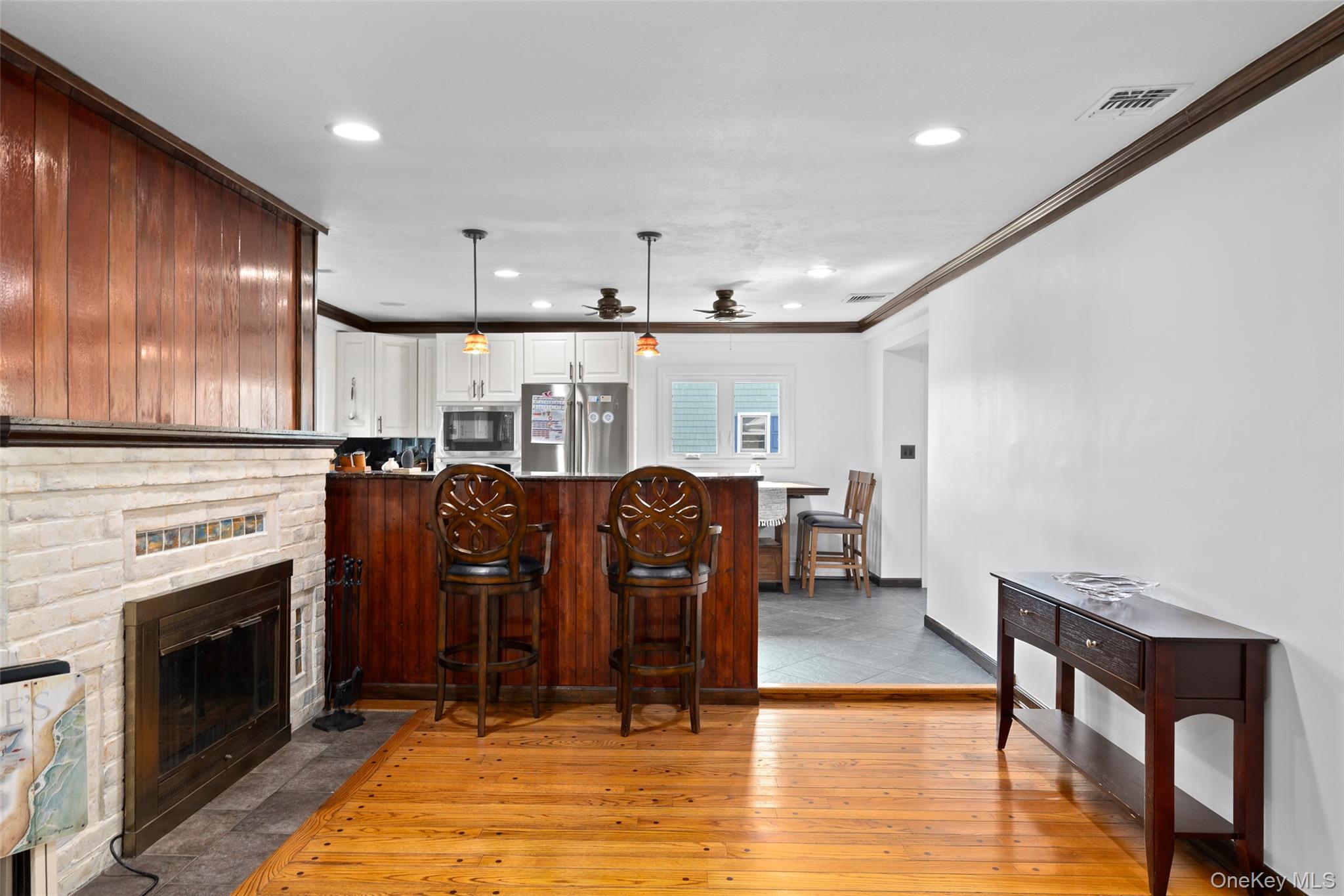 661 Bay 6th Street, West Islip, NY 11795