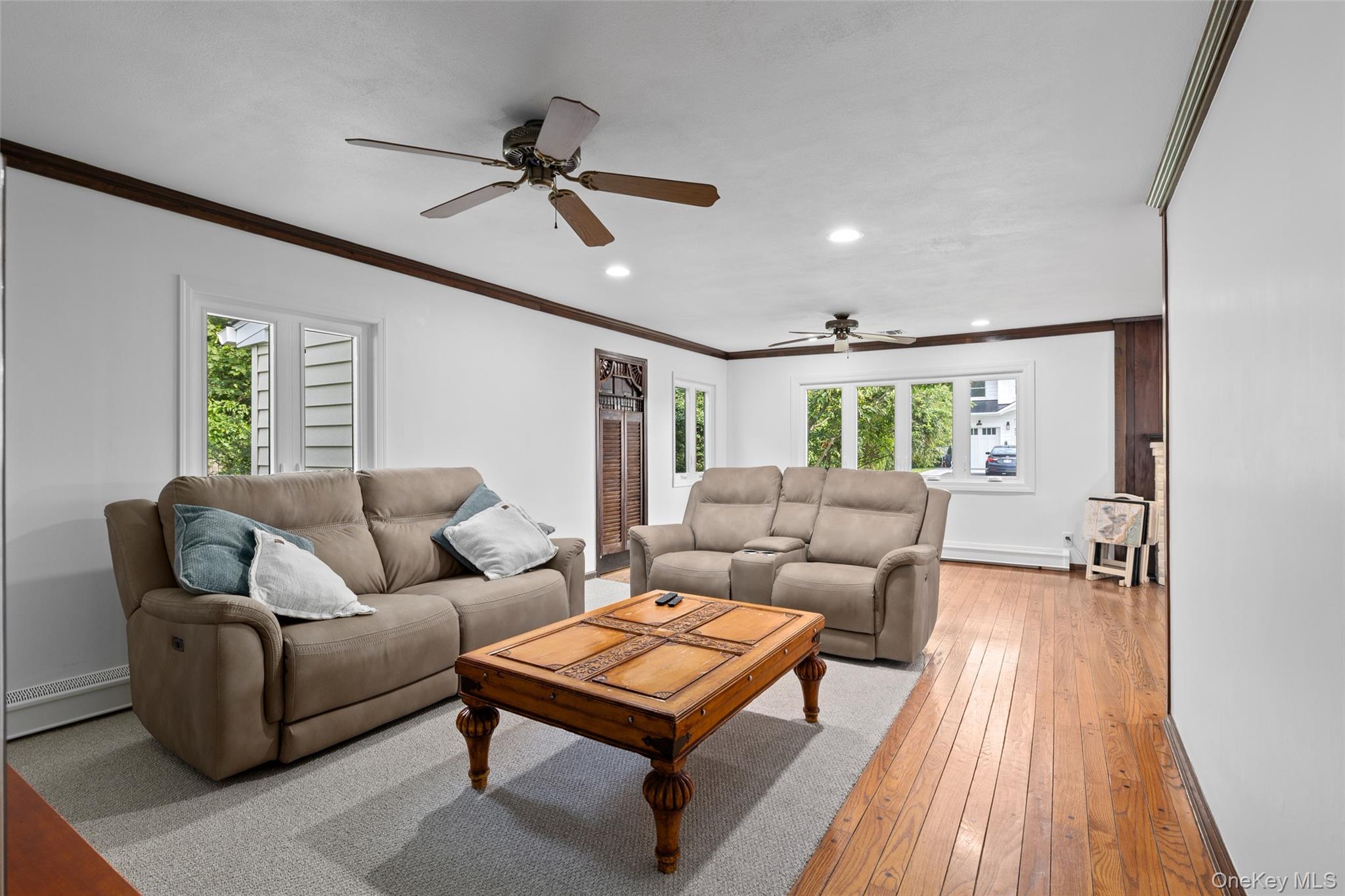 661 Bay 6th Street, West Islip, NY 11795