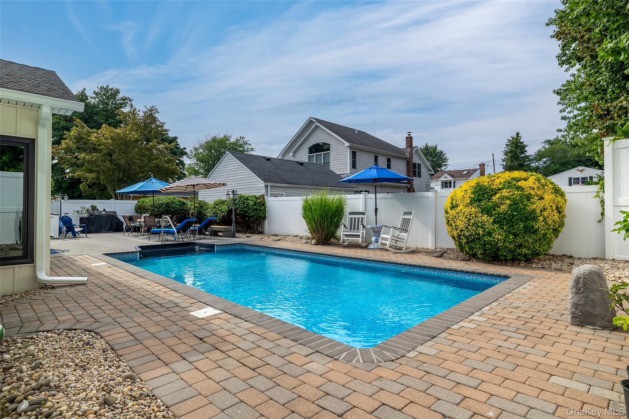 661 Bay 6th Street, West Islip, NY 11795