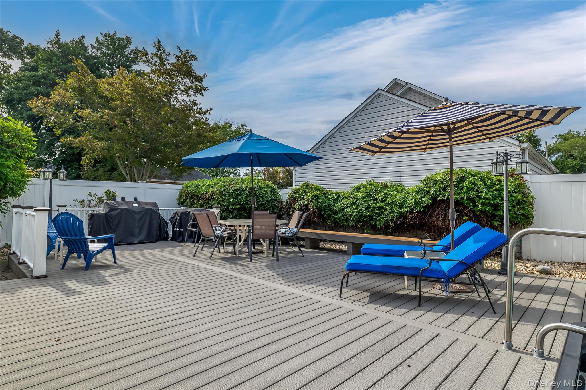 661 Bay 6th Street, West Islip, NY 11795