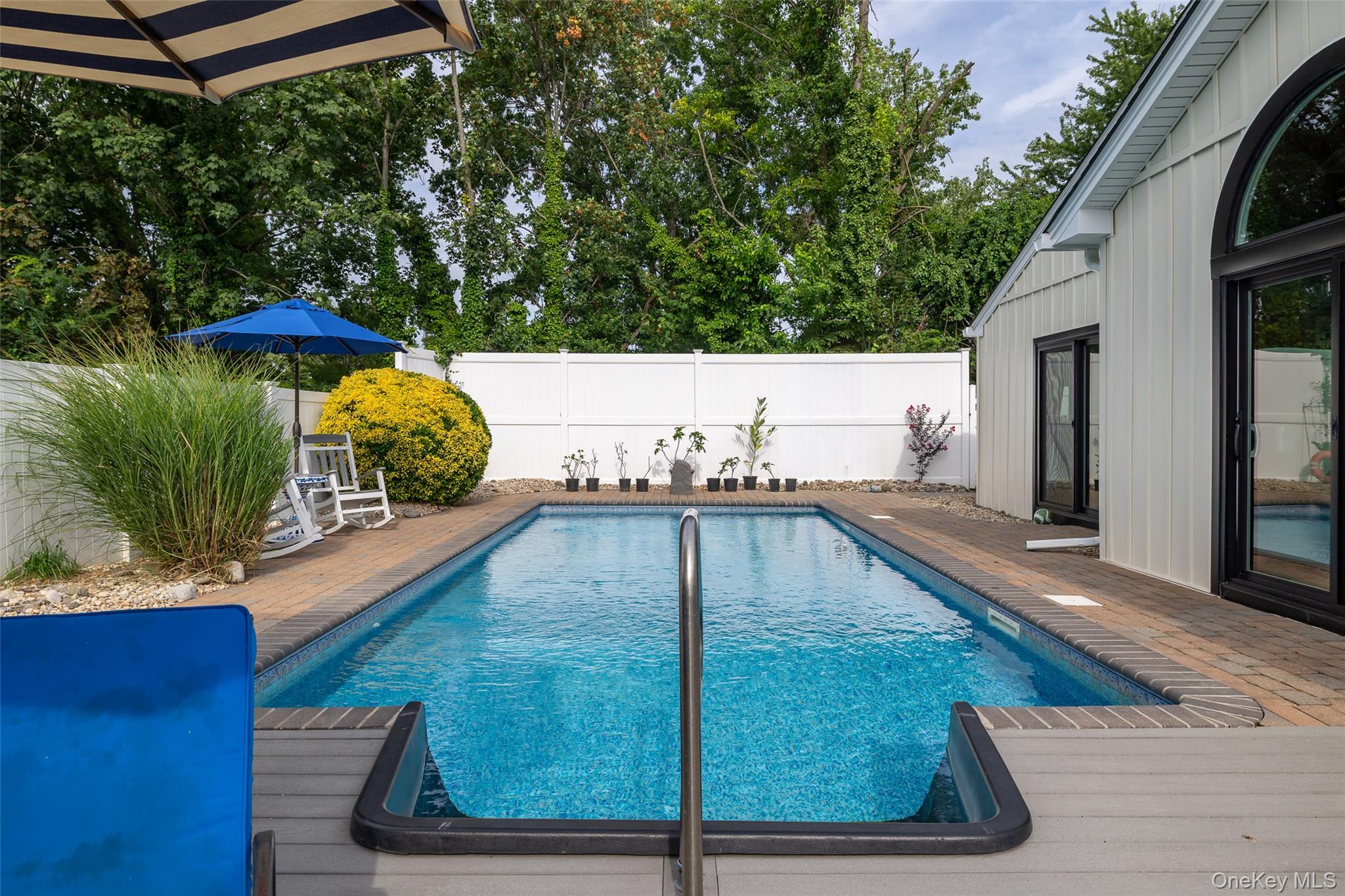 661 Bay 6th Street, West Islip, NY 11795