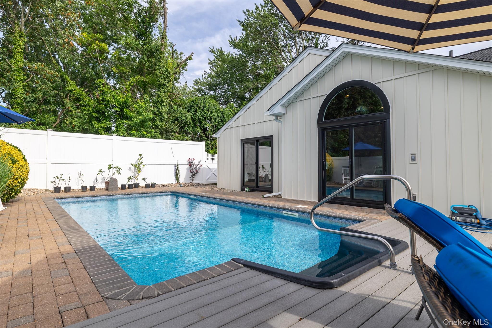 661 Bay 6th Street, West Islip, NY 11795