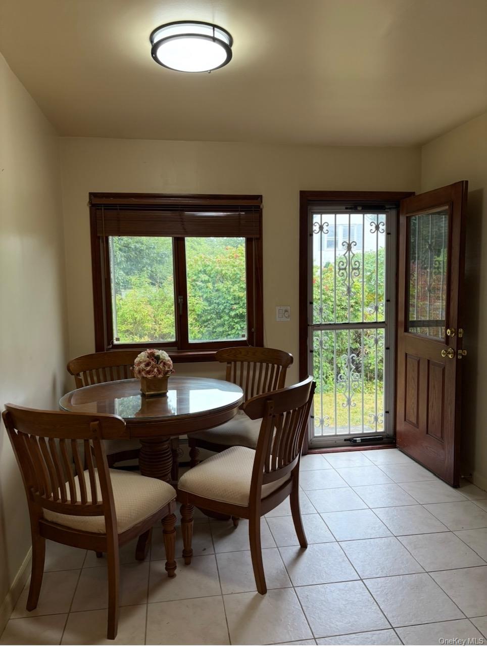 1 Willowbrook Lane, Freeport, NY 11520