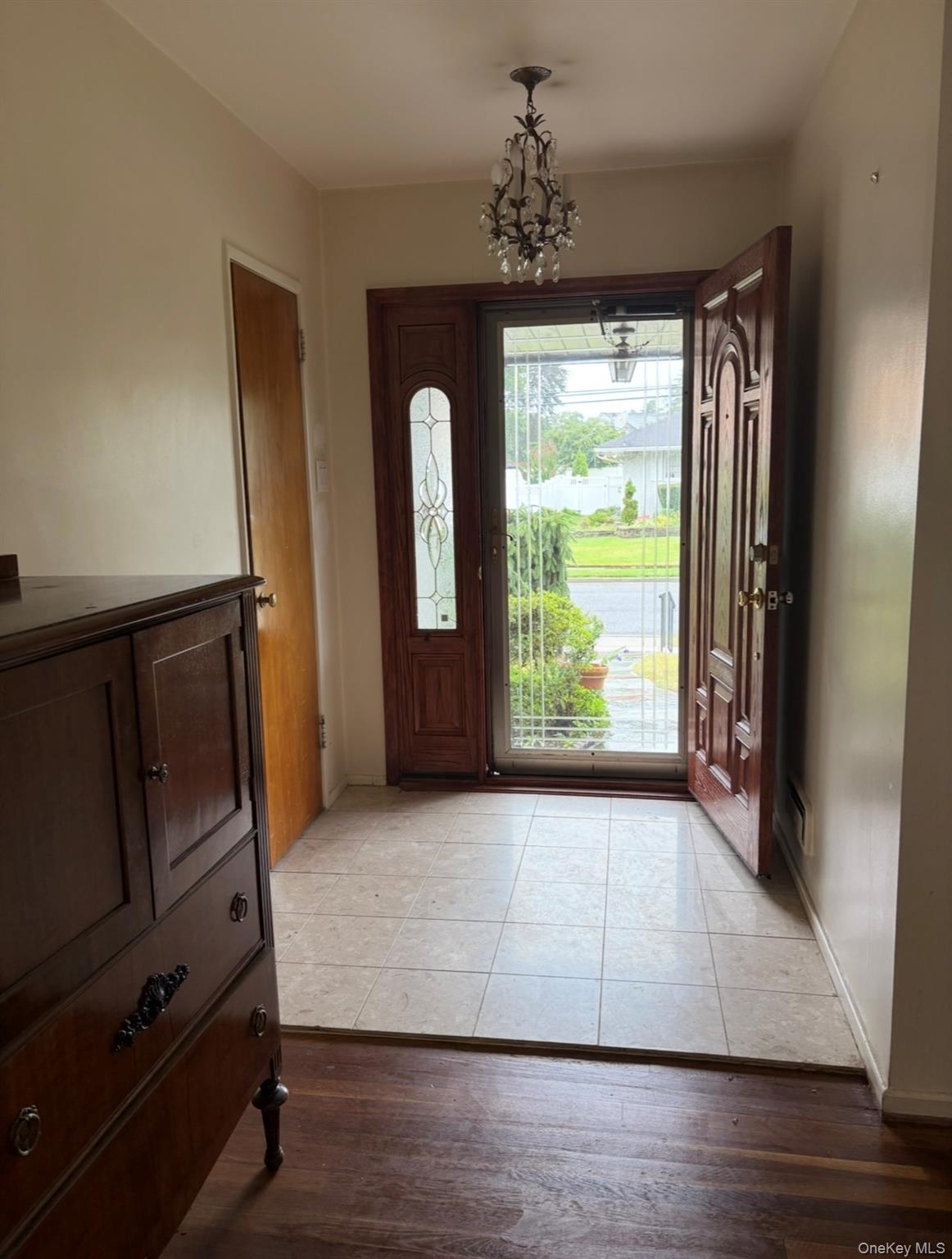 1 Willowbrook Lane, Freeport, NY 11520