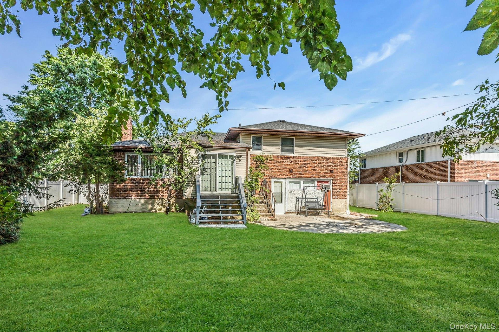 58 Pasadena Drive, Plainview, NY 11803