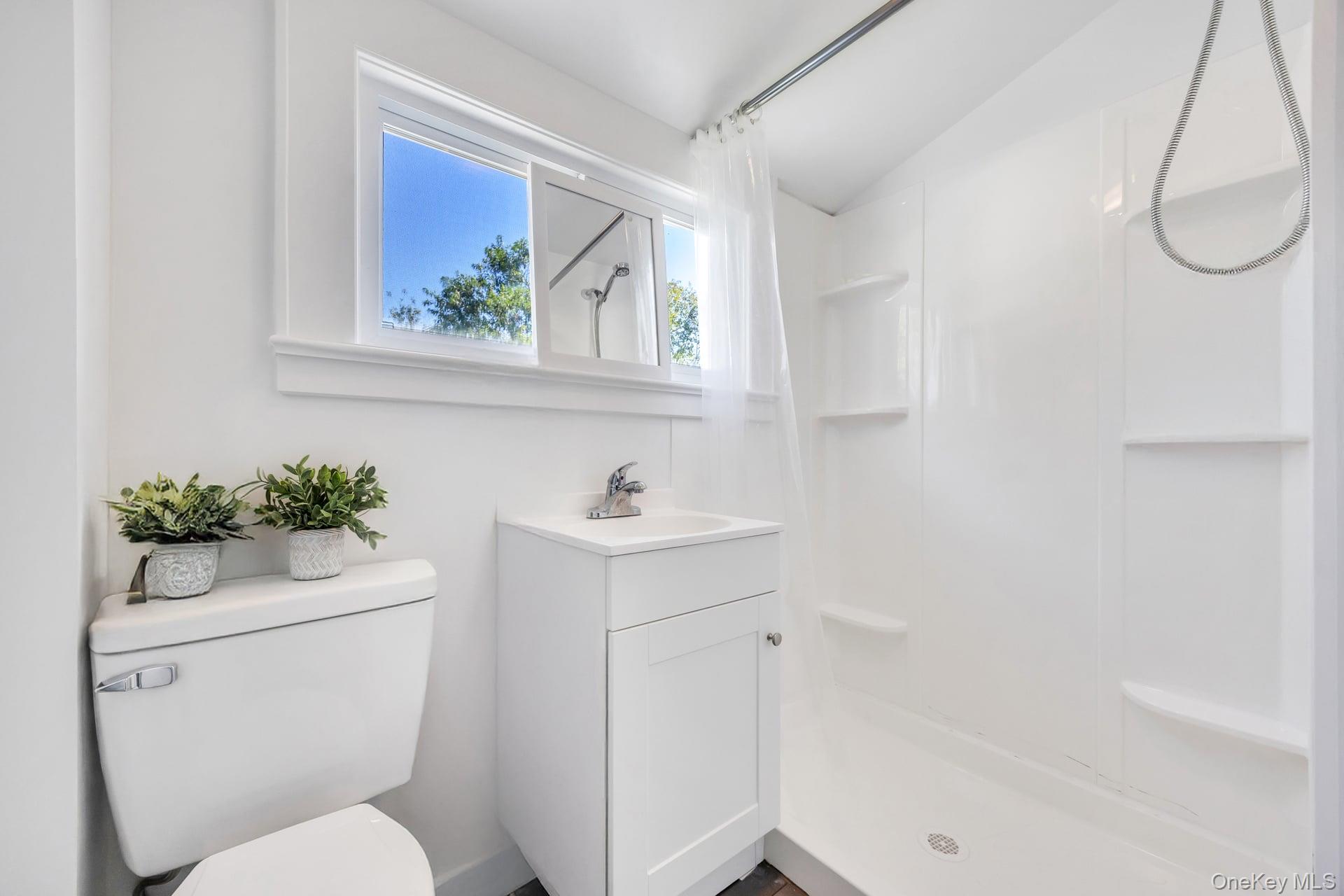 23 Peachtree Lane, Hicksville, NY 11801