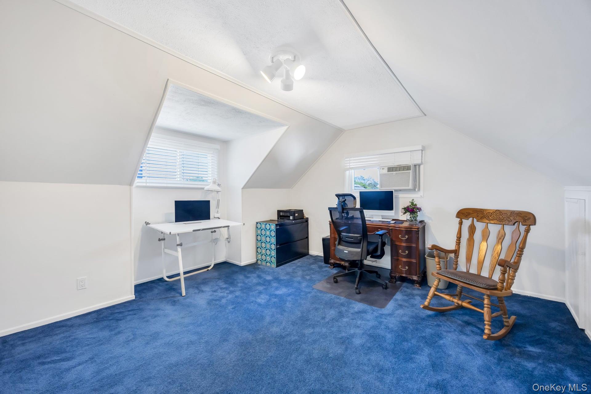 23 Peachtree Lane, Hicksville, NY 11801