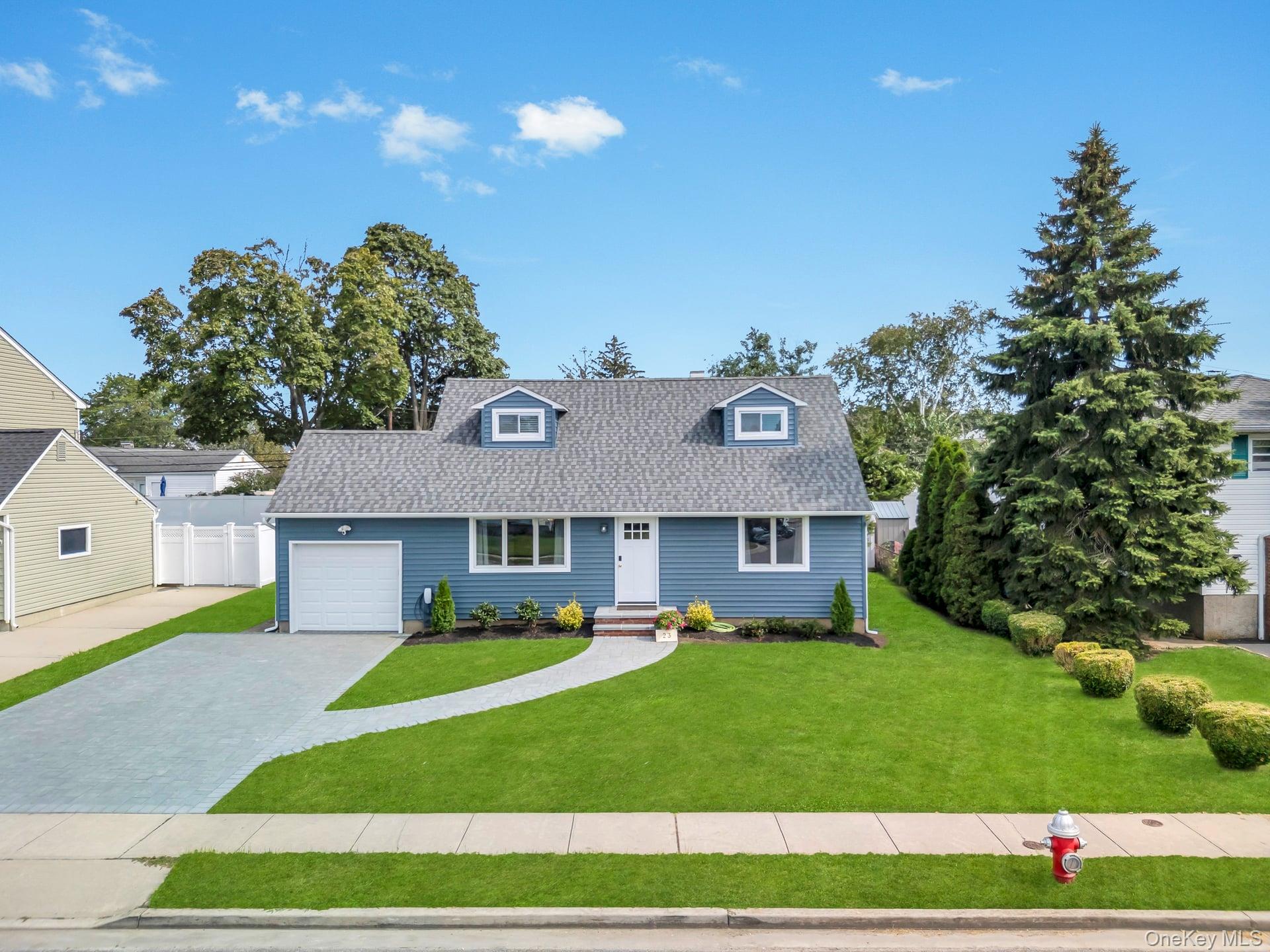 23 Peachtree Lane, Hicksville, NY 11801
