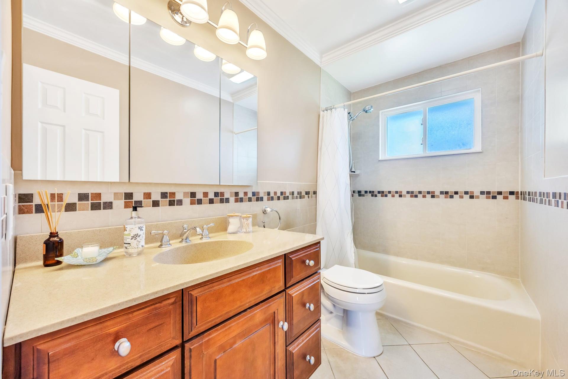 23 Peachtree Lane, Hicksville, NY 11801