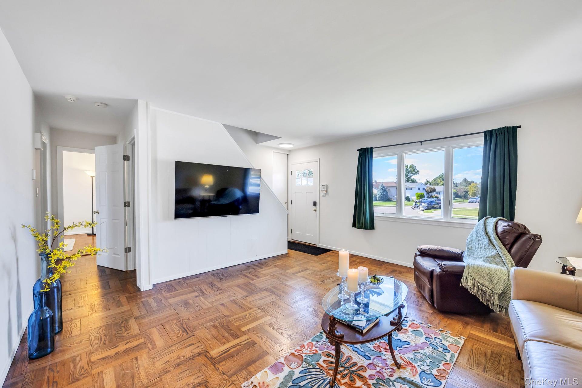 23 Peachtree Lane, Hicksville, NY 11801