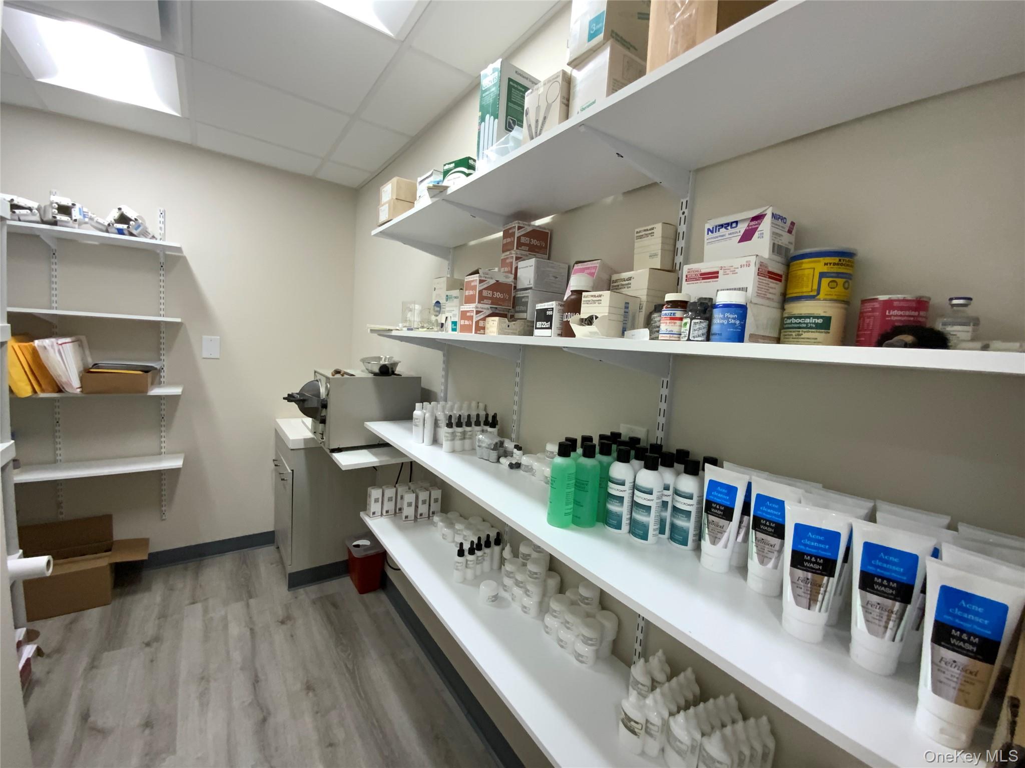 26234 Grand Central Parkway, Floral Park, NY 11005