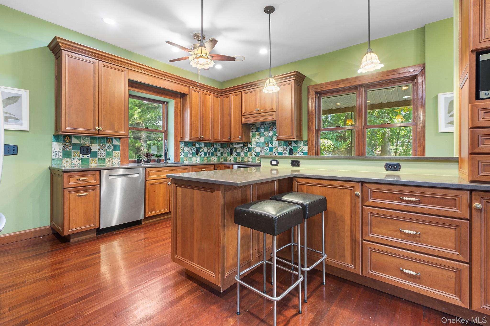 230 Van Cortlandt Park Avenue, Yonkers, NY 10705