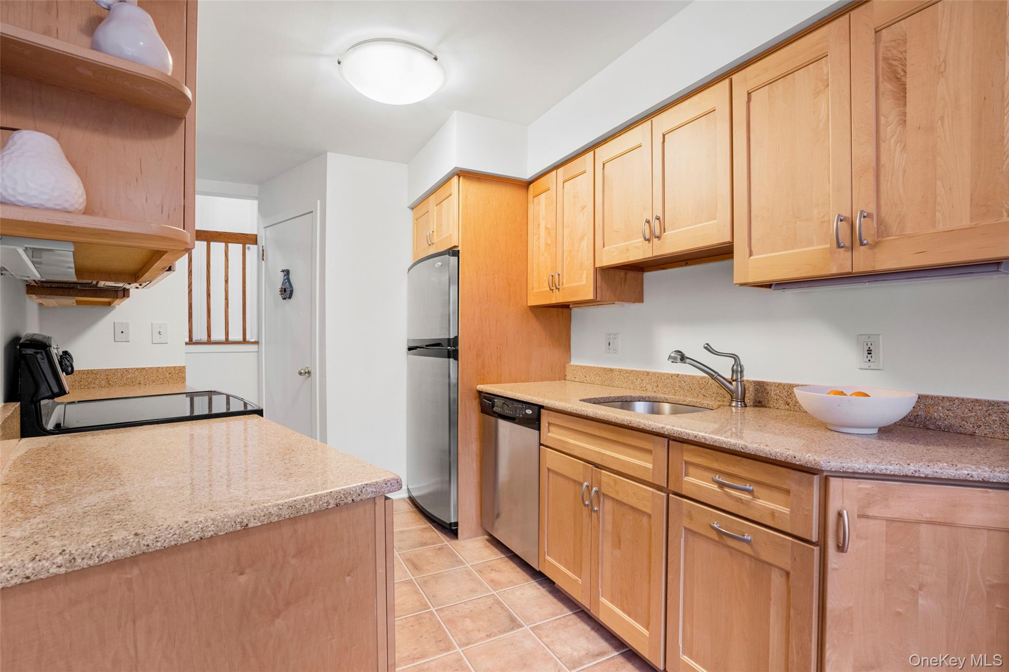 3 Top Of The Ridge # B2, Mamaroneck, NY 10543