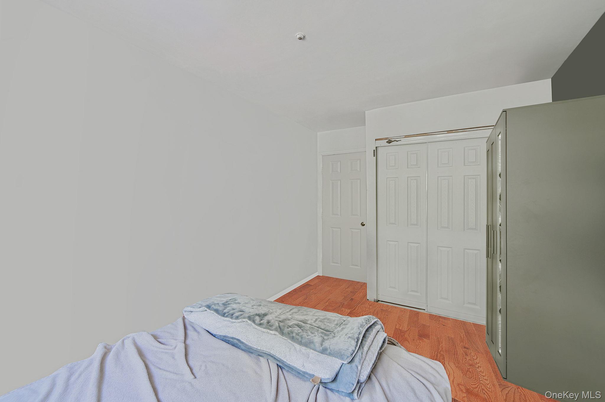 4 Georgian Court, Coram, NY 11727