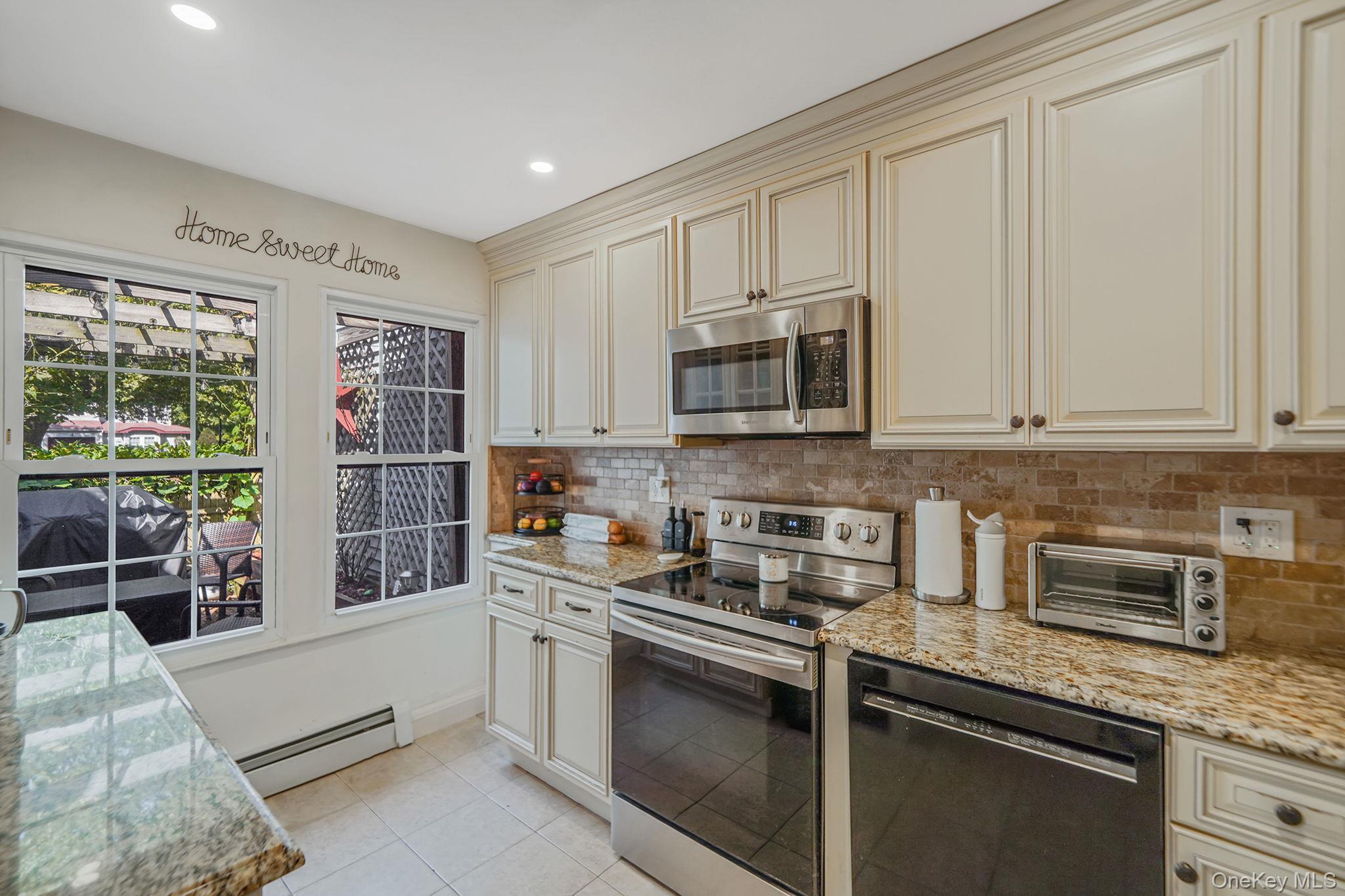 4 Georgian Court, Coram, NY 11727