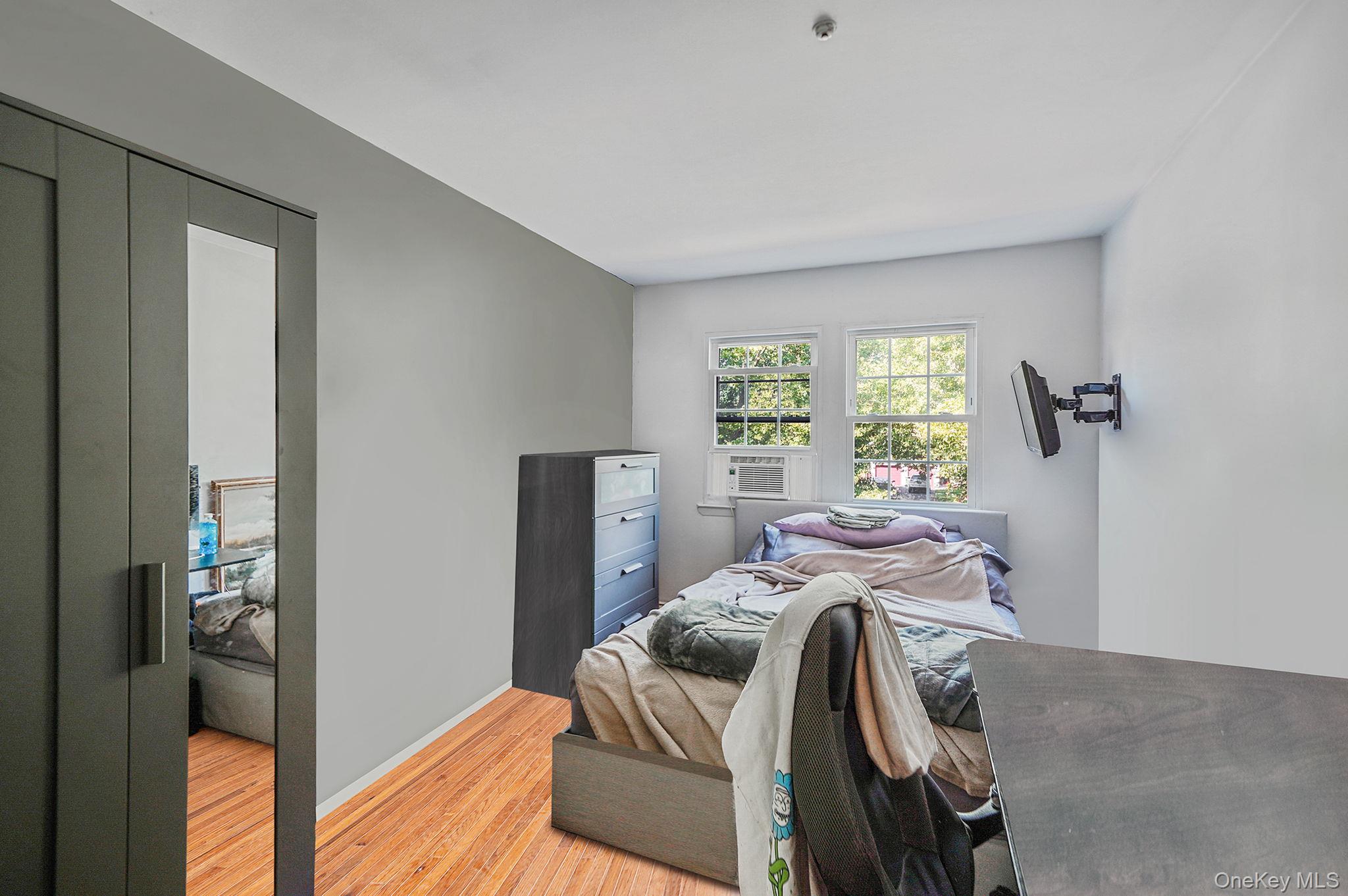 4 Georgian Court, Coram, NY 11727