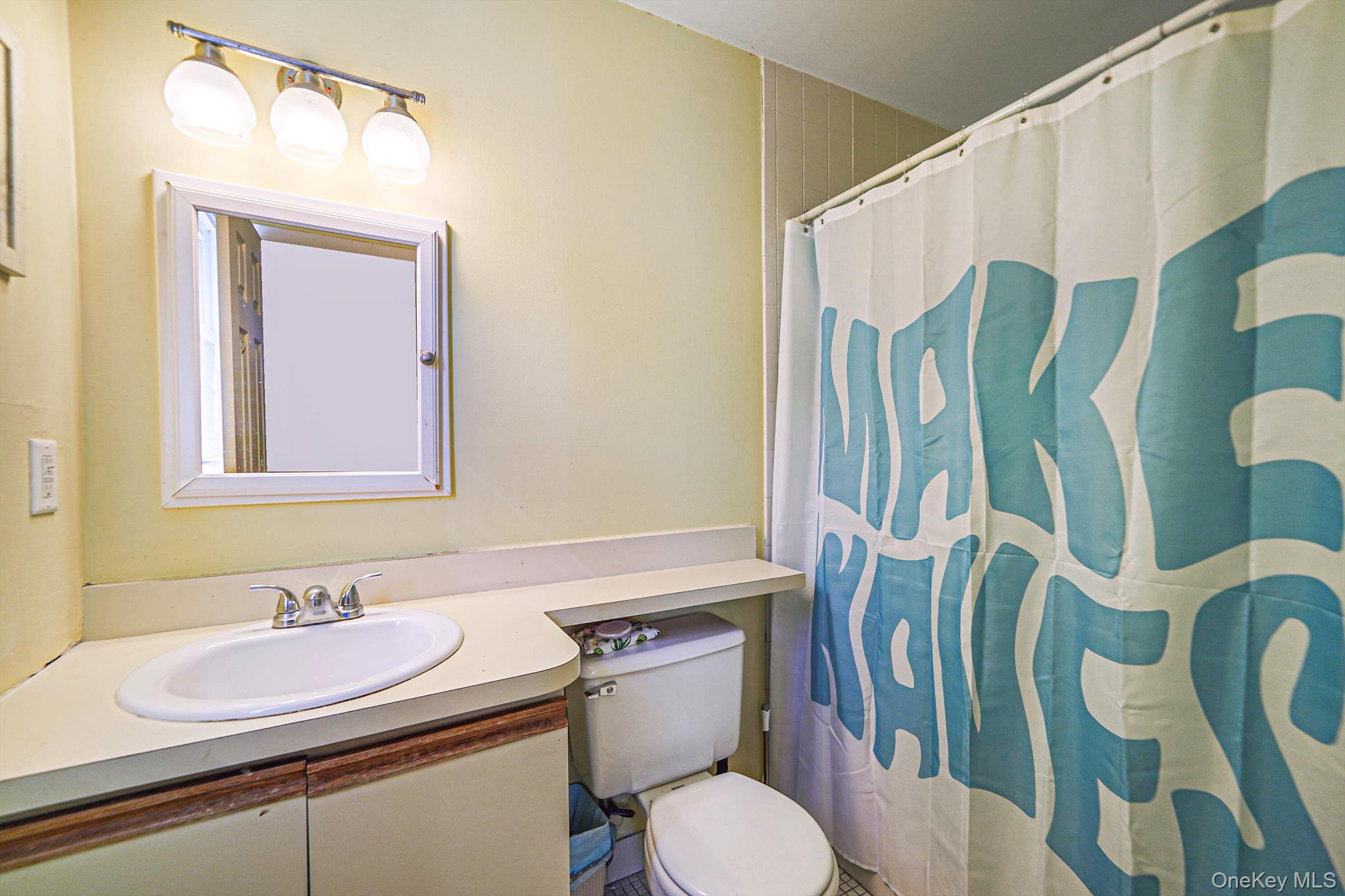 4 Georgian Court, Coram, NY 11727