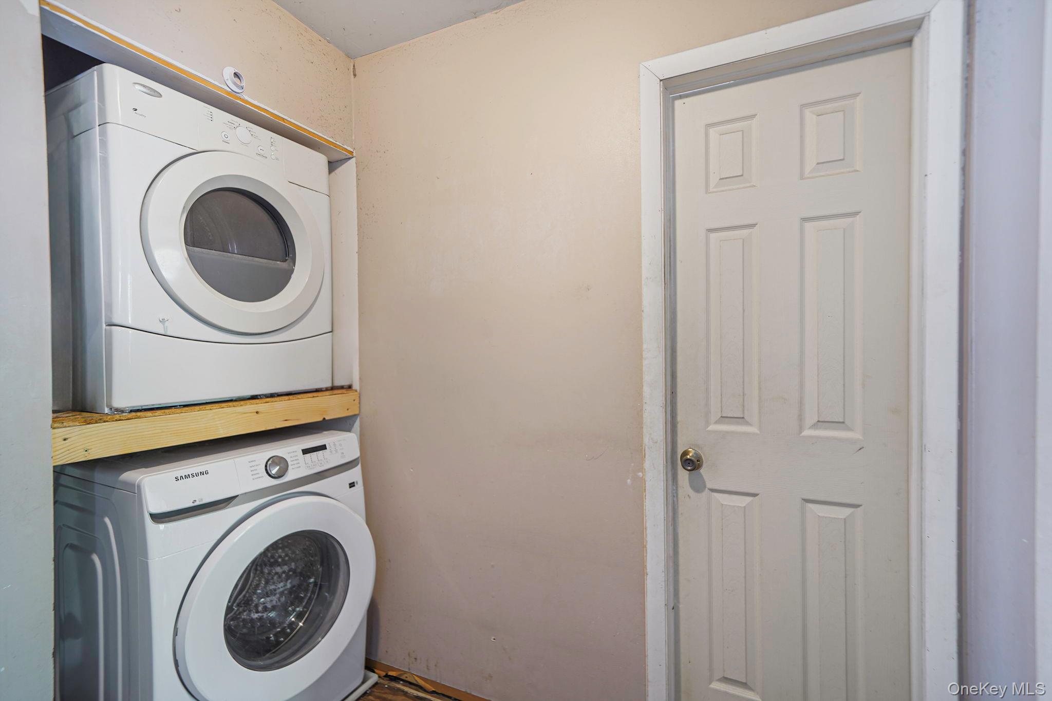 4 Georgian Court, Coram, NY 11727