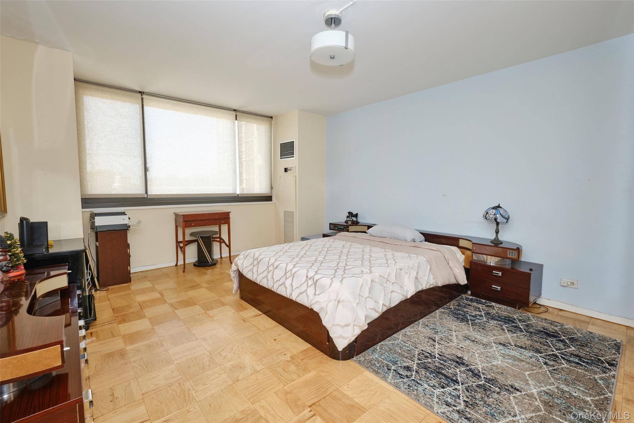 27110 Grand Central Parkway # 1V, Floral Park, NY 11005