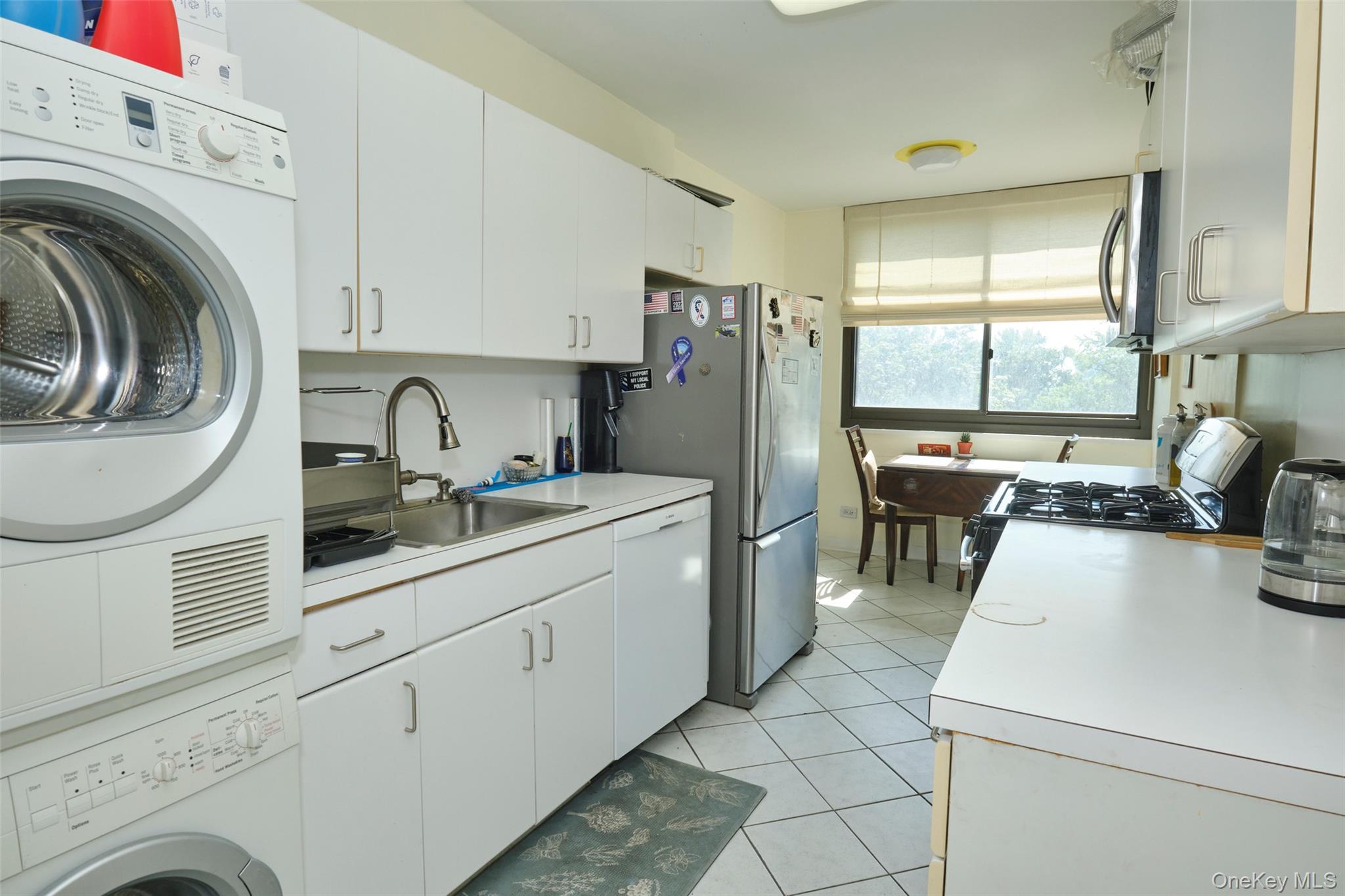 27110 Grand Central Parkway # 1V, Floral Park, NY 11005