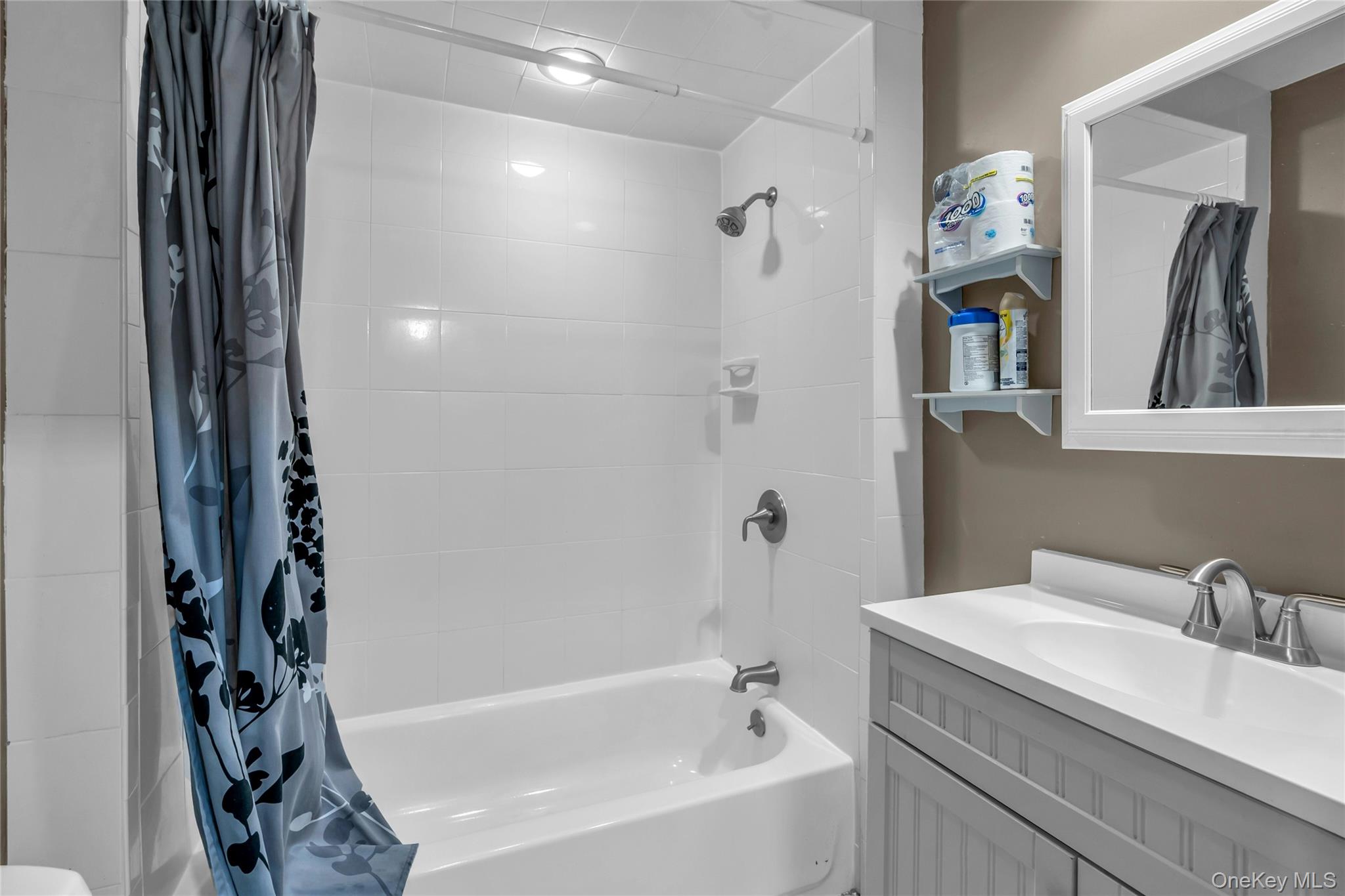 9 Maplelawn Drive, Commack, NY 11725