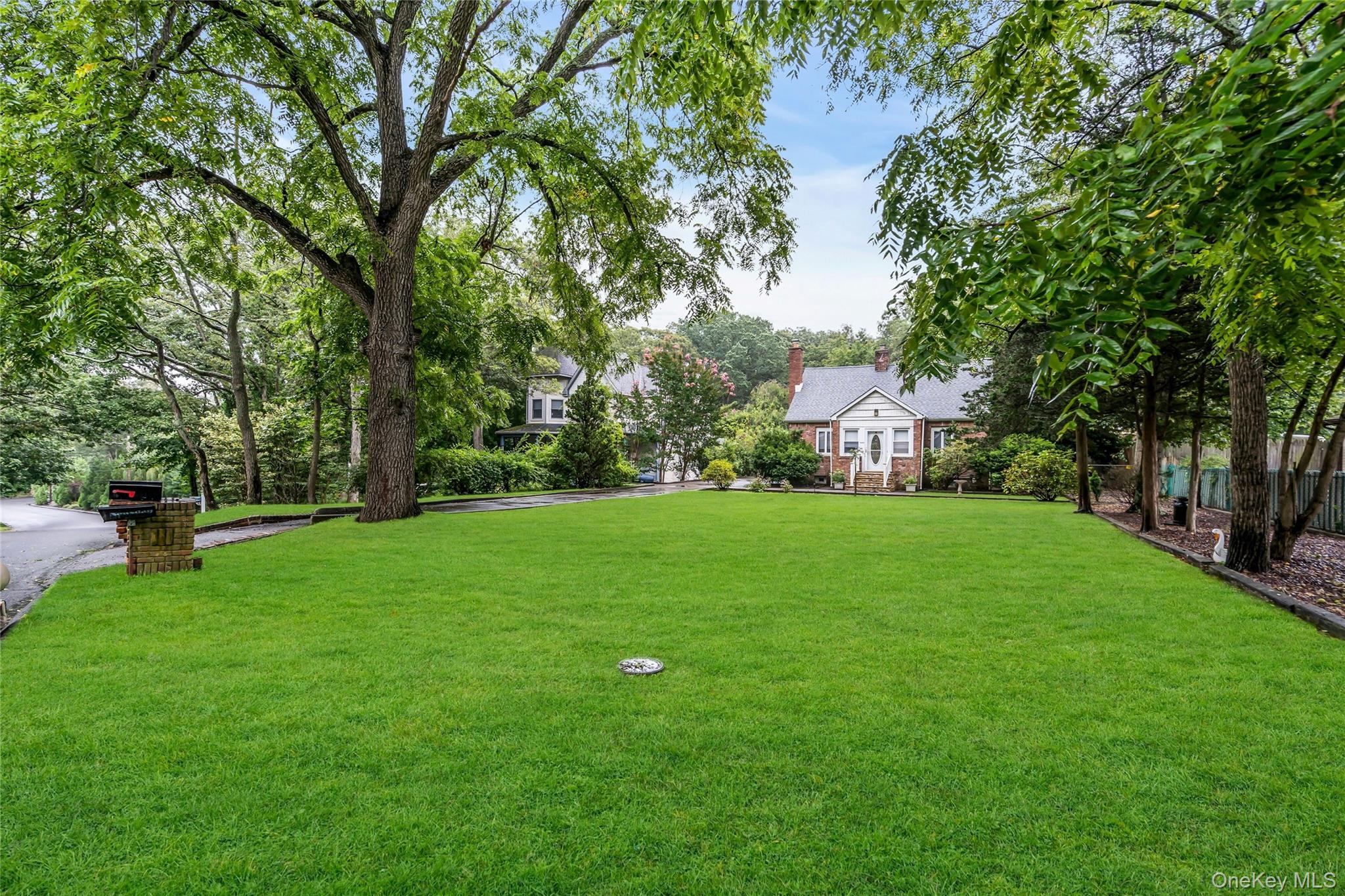 9 Maplelawn Drive, Commack, NY 11725