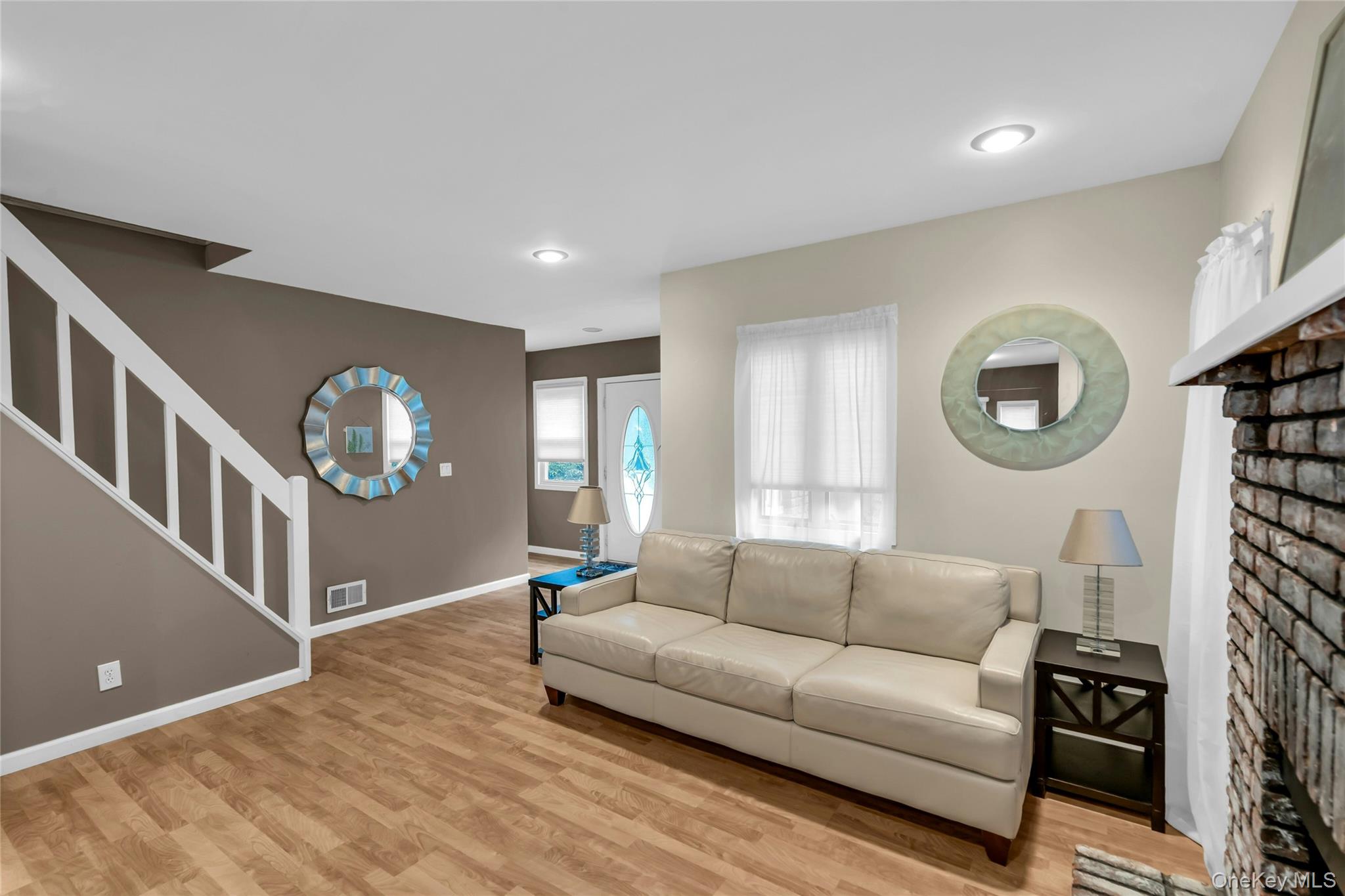 9 Maplelawn Drive, Commack, NY 11725