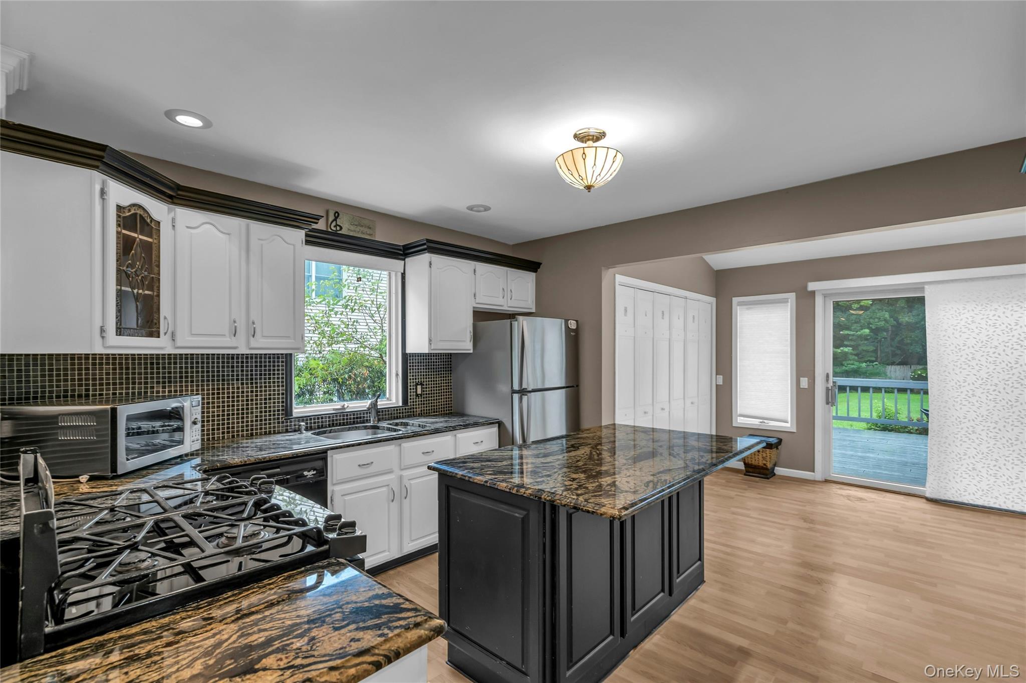 9 Maplelawn Drive, Commack, NY 11725