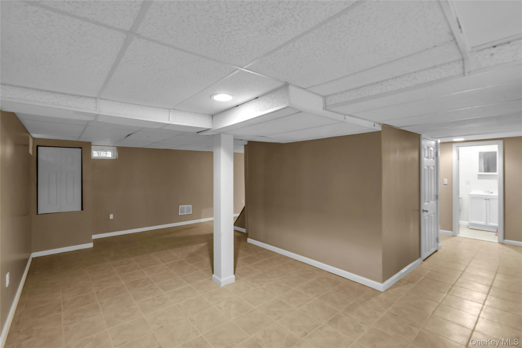 9 Maplelawn Drive, Commack, NY 11725