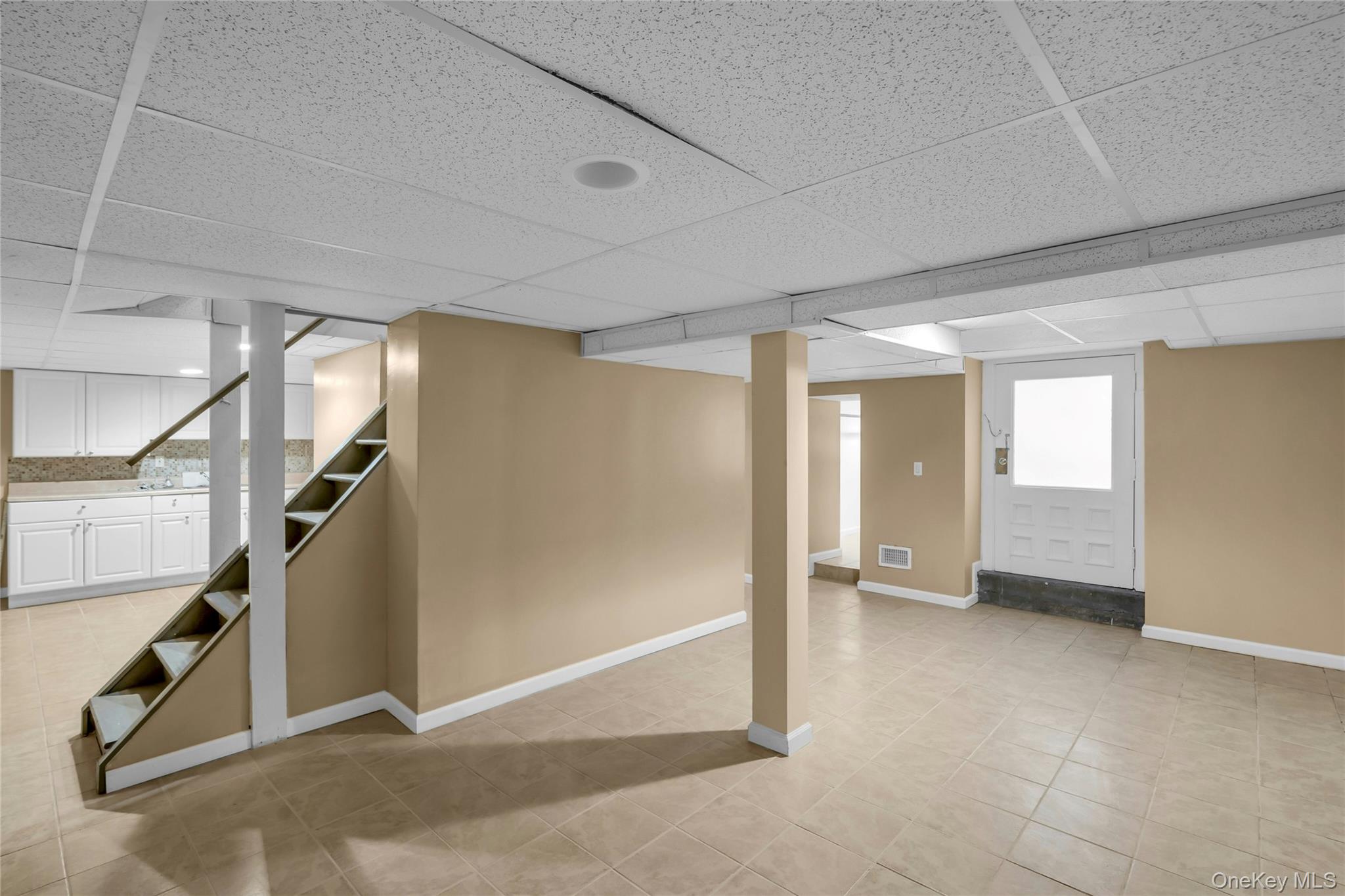 9 Maplelawn Drive, Commack, NY 11725