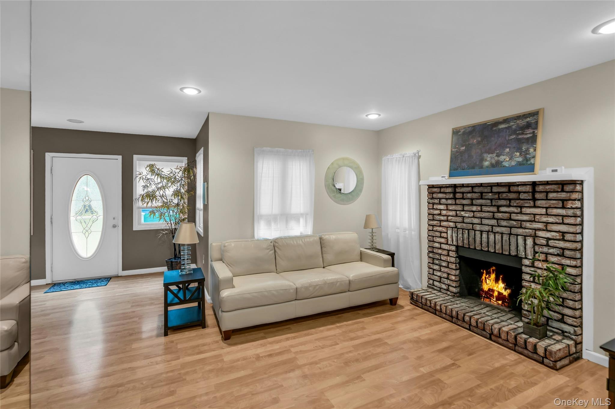 9 Maplelawn Drive, Commack, NY 11725