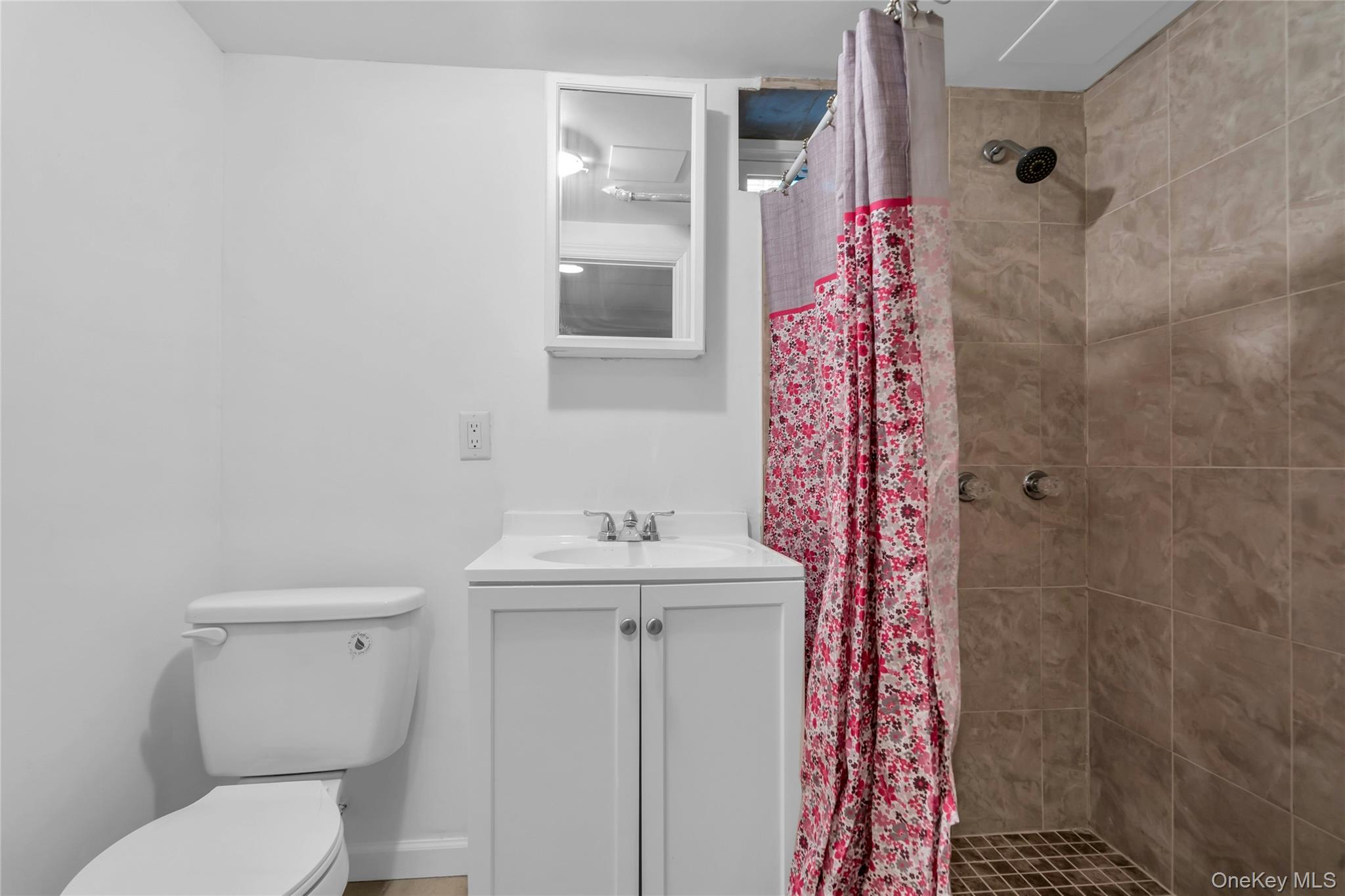 9 Maplelawn Drive, Commack, NY 11725