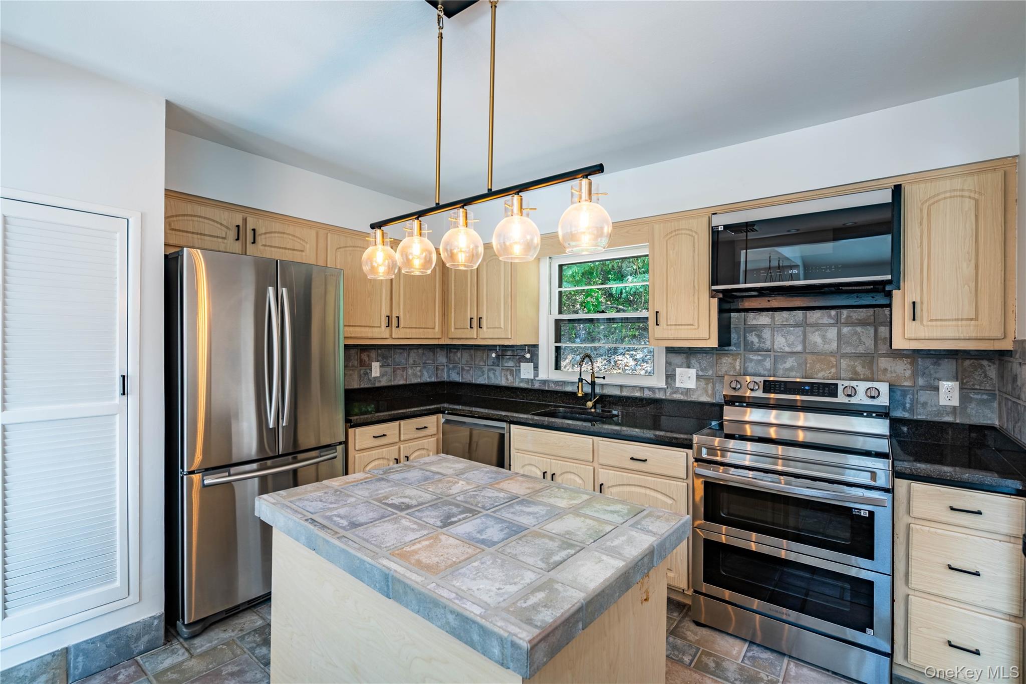 64 Edgemere Avenue, Greenwood Lake, NY 10925