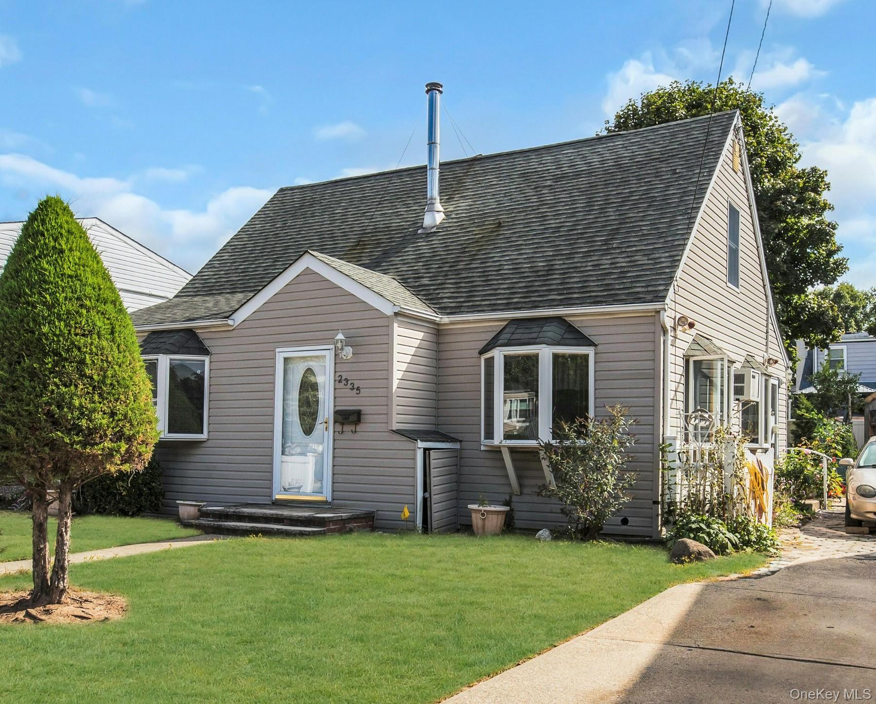 2335 Maple Street, Seaford, NY 11783