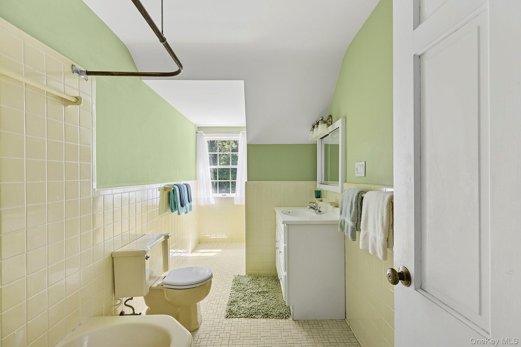 19 Beach Plum Drive, Centerport, NY 11721