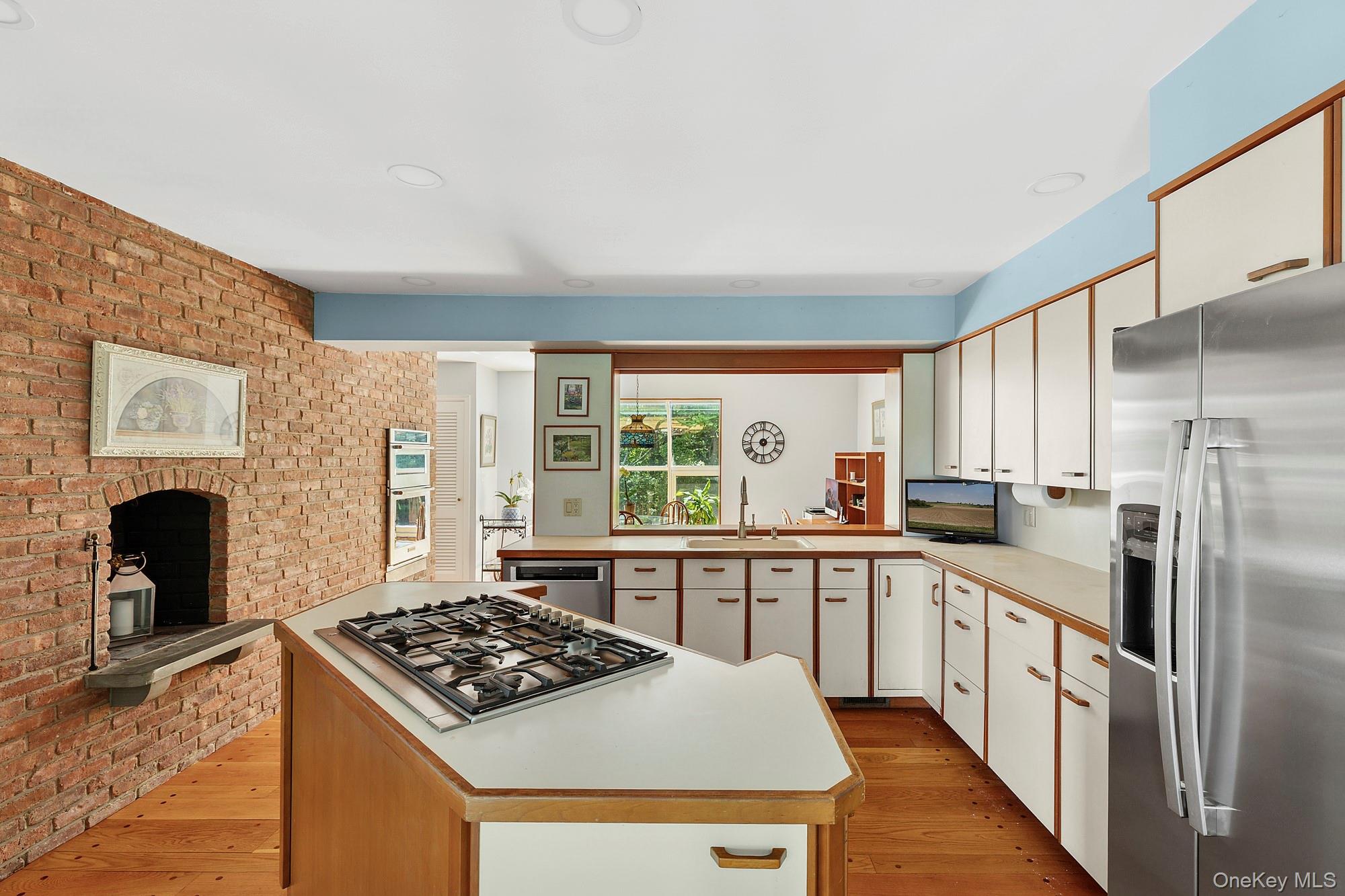 19 Beach Plum Drive, Centerport, NY 11721