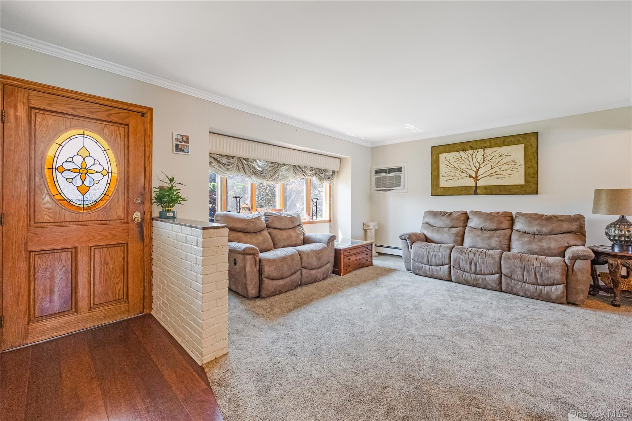 9 Cheryl Lane N, Farmingdale, NY 11735