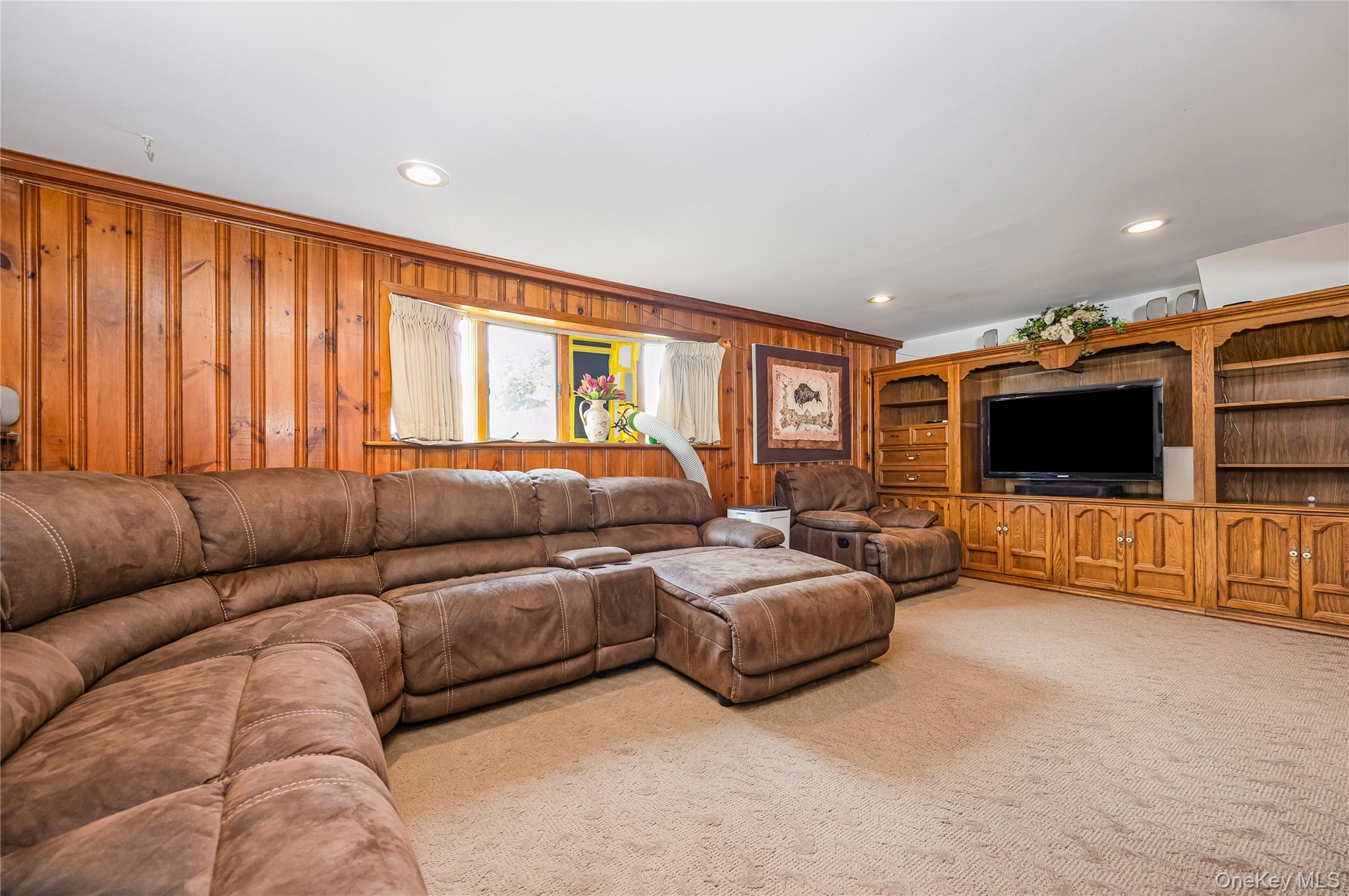 9 Cheryl Lane N, Farmingdale, NY 11735