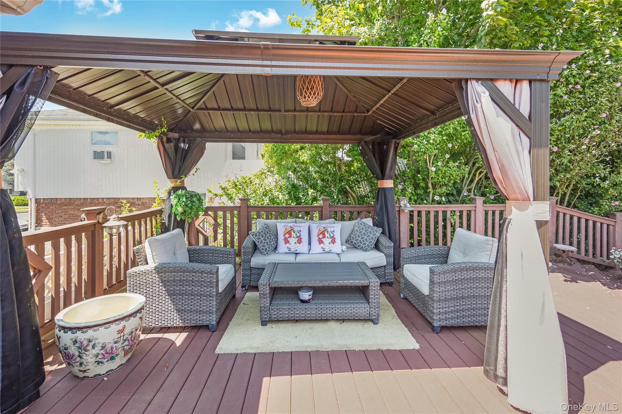 9 Cheryl Lane N, Farmingdale, NY 11735