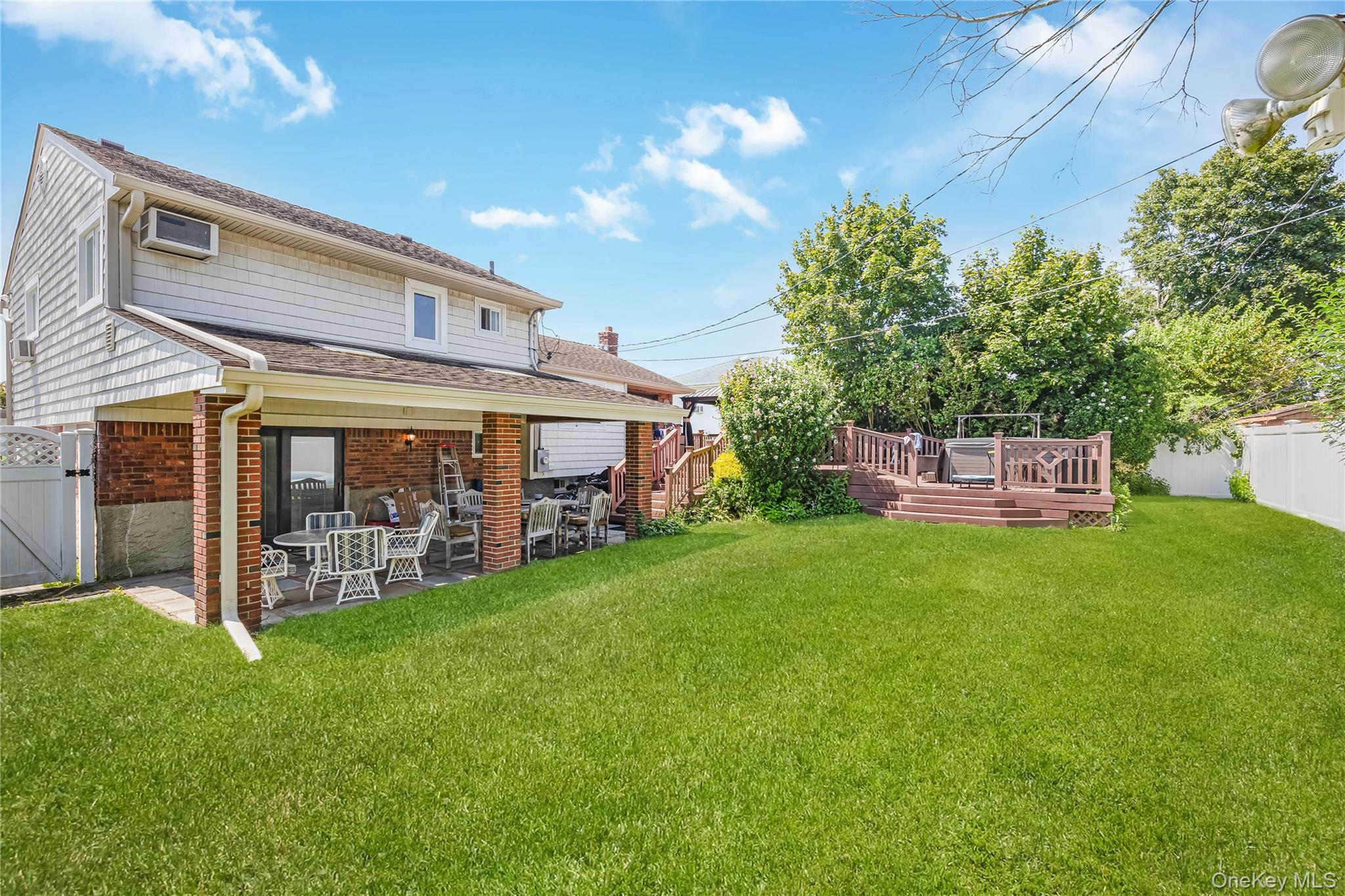 9 Cheryl Lane N, Farmingdale, NY 11735