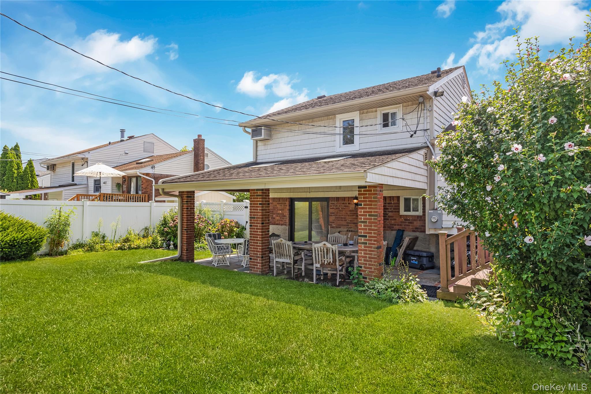 9 Cheryl Lane N, Farmingdale, NY 11735