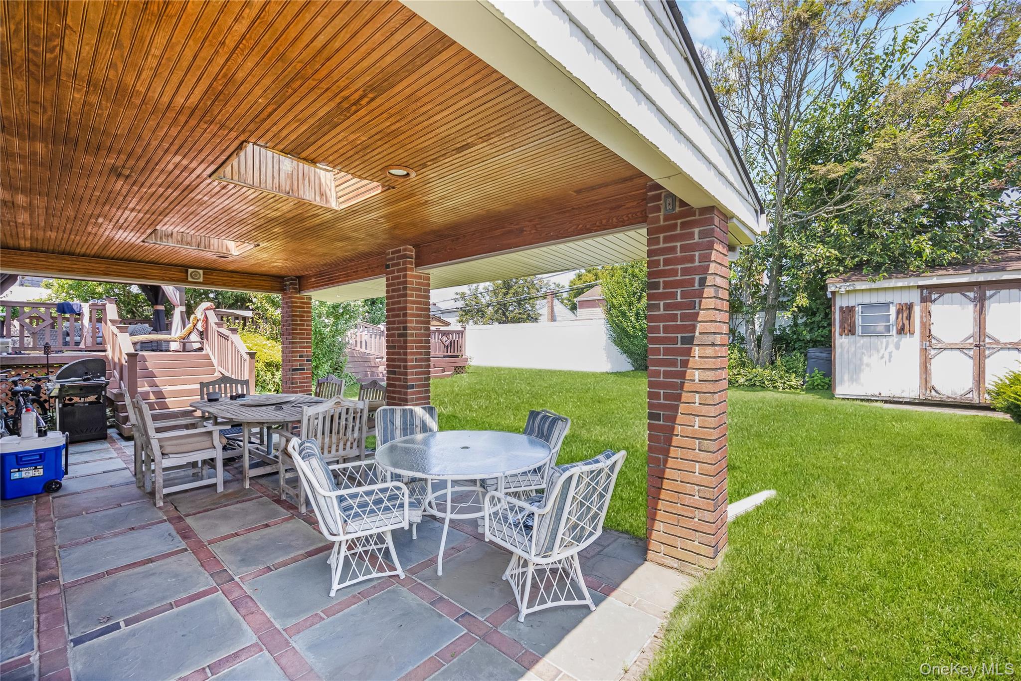 9 Cheryl Lane N, Farmingdale, NY 11735