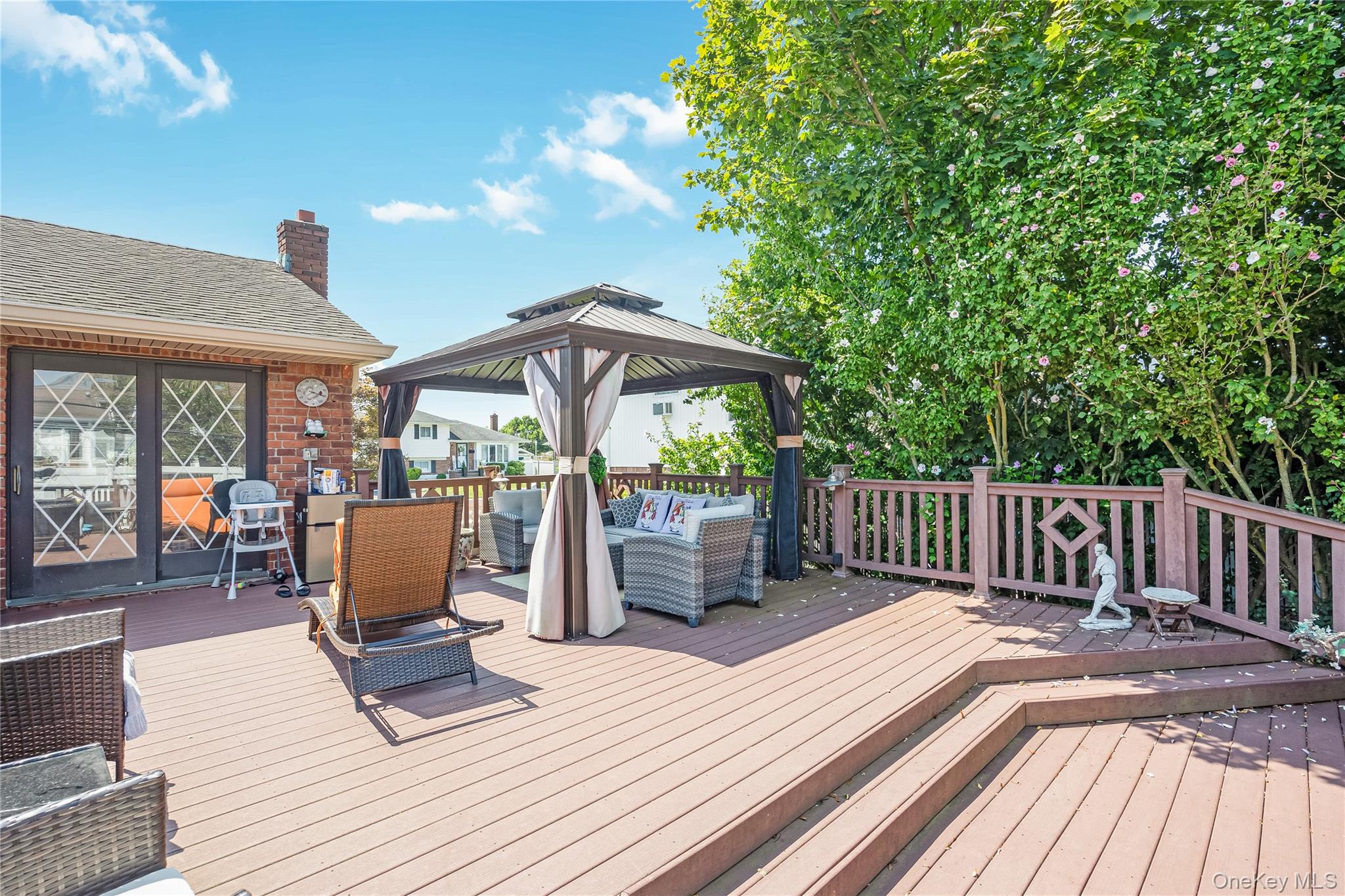 9 Cheryl Lane N, Farmingdale, NY 11735