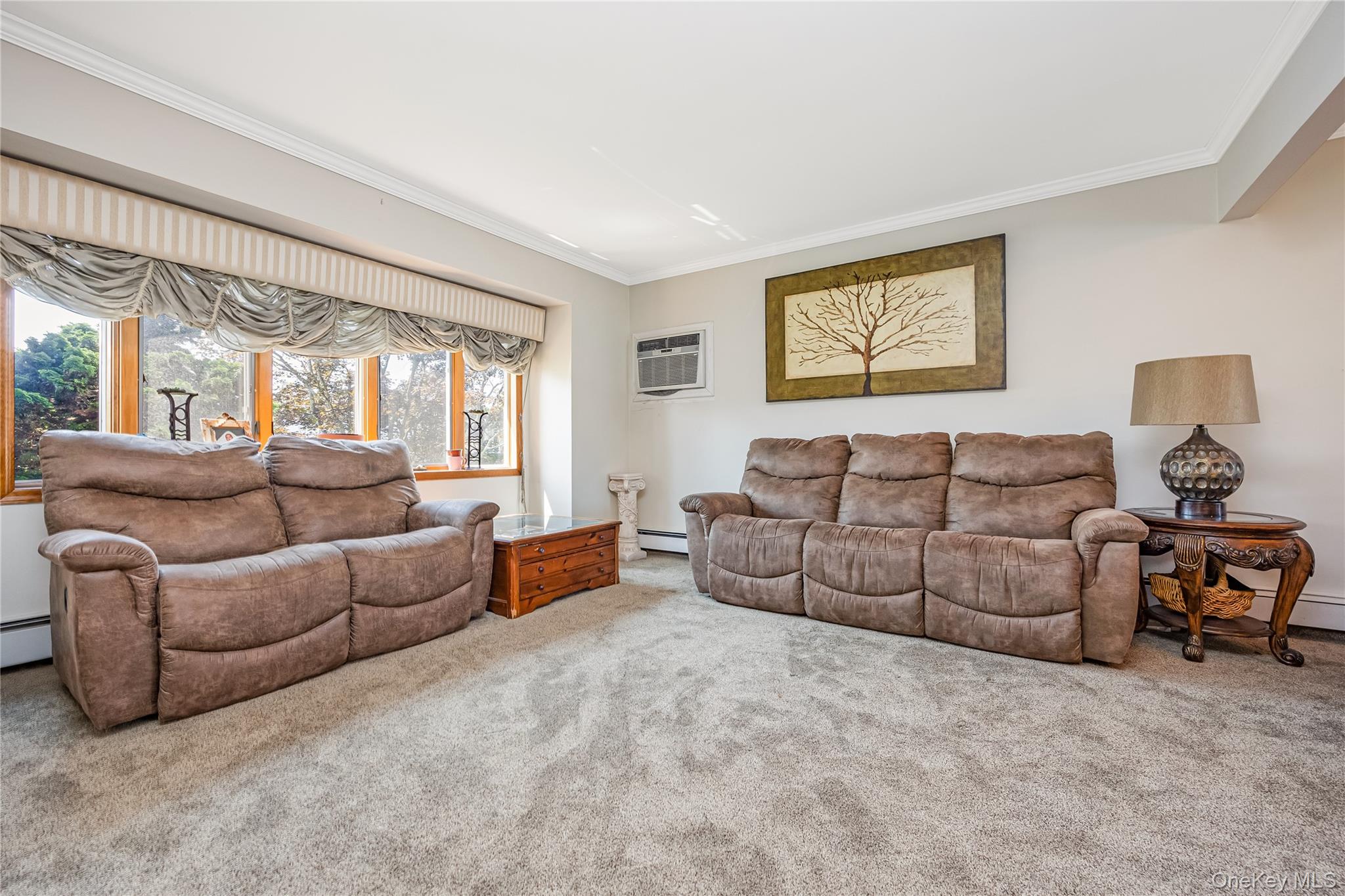 9 Cheryl Lane N, Farmingdale, NY 11735