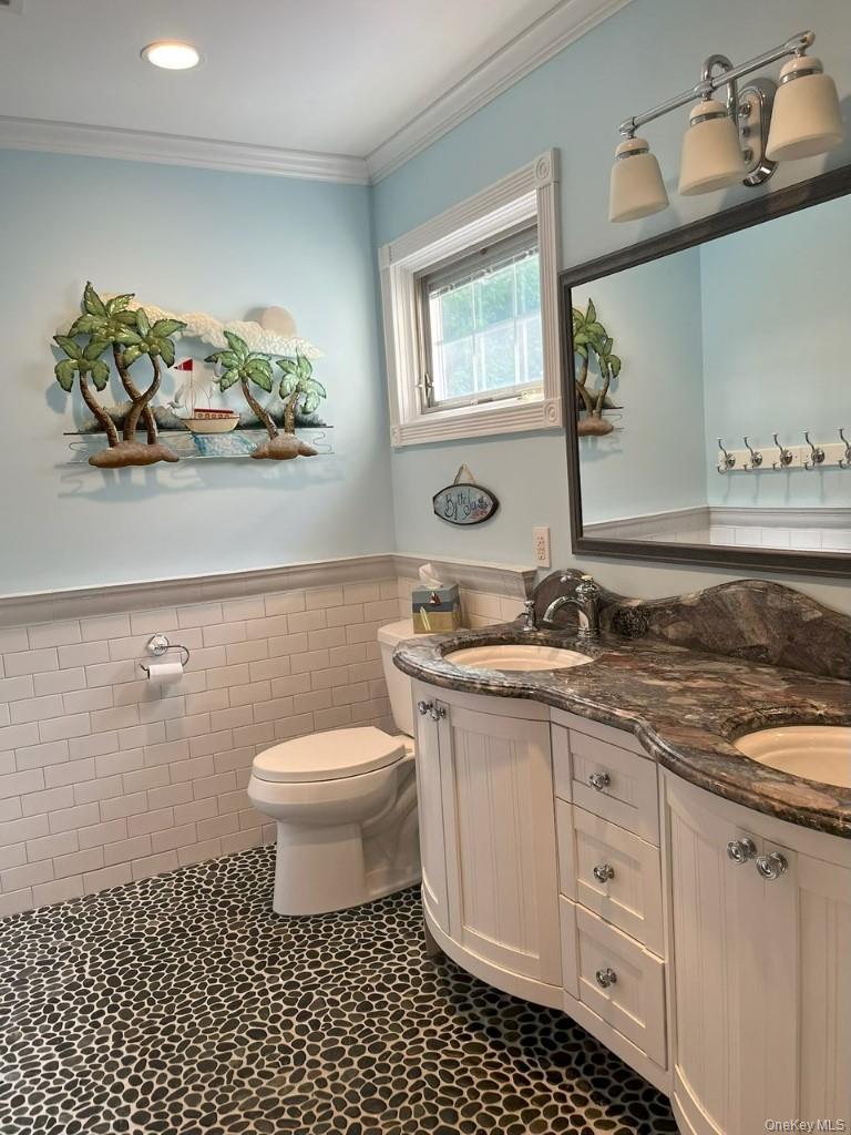 48 River Heights Drive, Smithtown, NY 11787