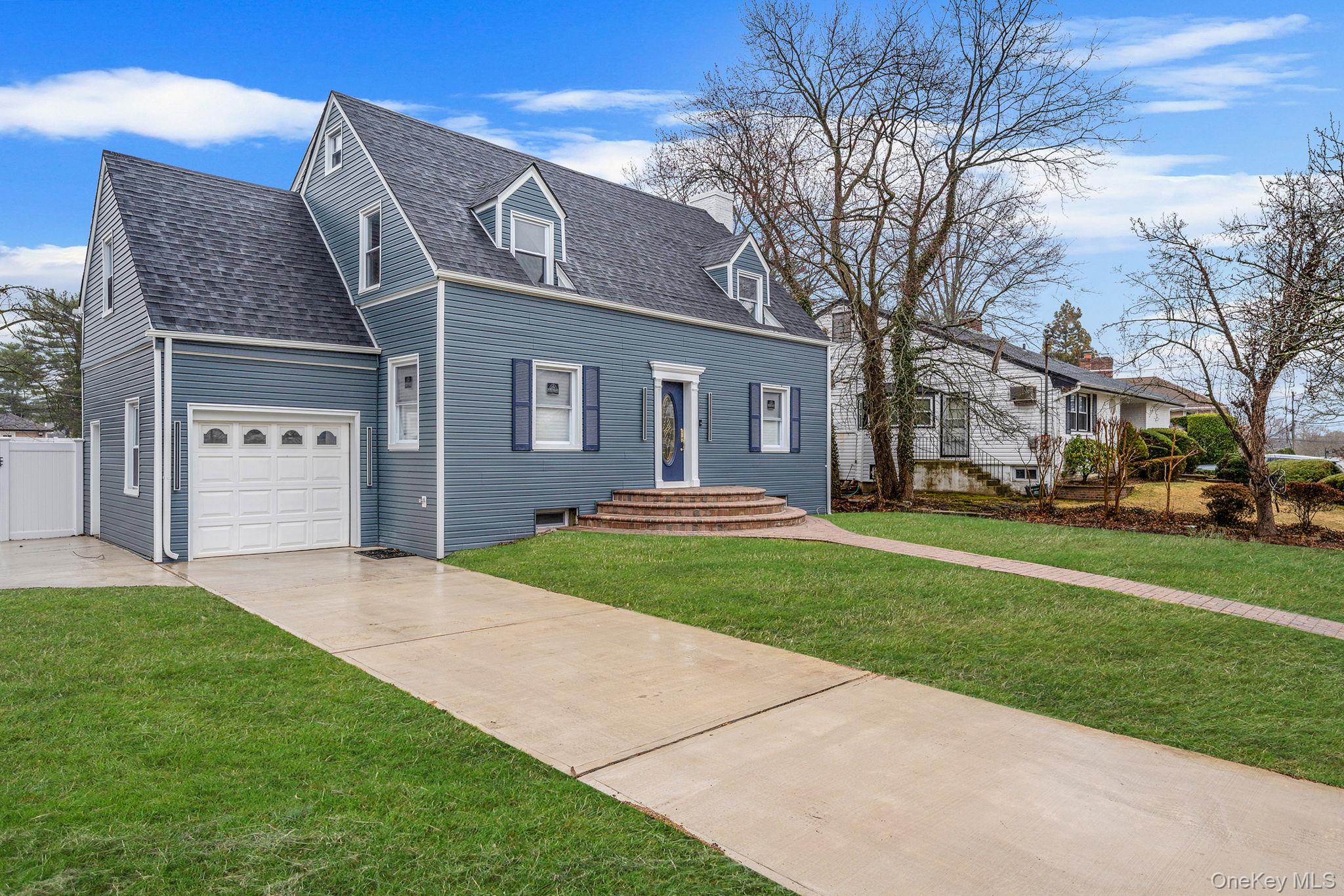 255 Moore Avenue, Freeport, NY 11520