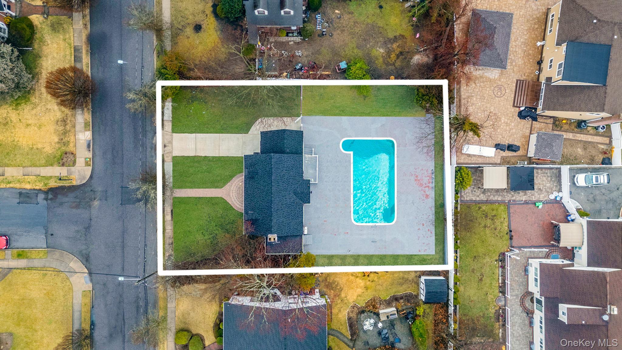 255 Moore Avenue, Freeport, NY 11520