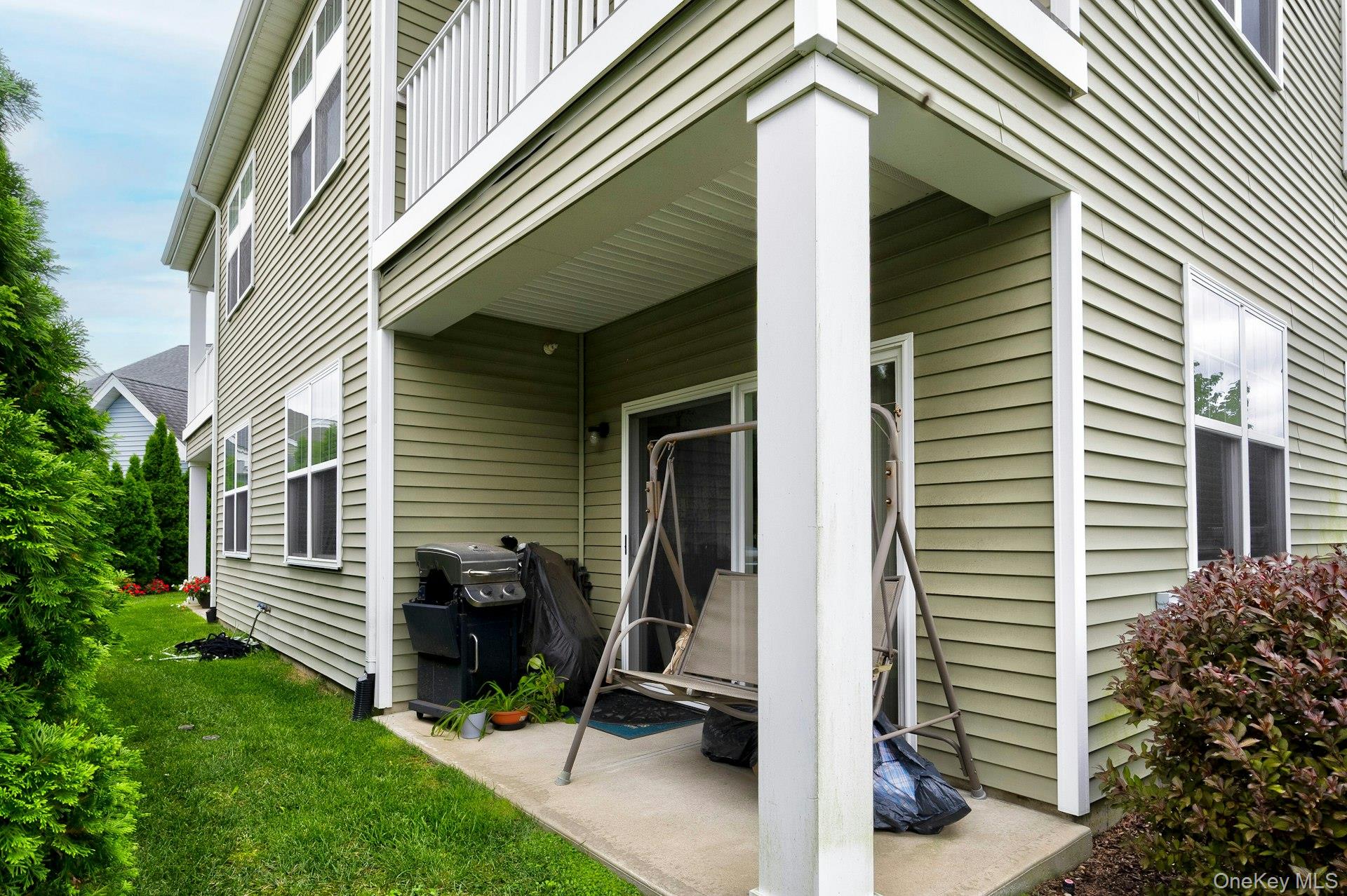 279 Augusta Drive, Medford, NY 11763