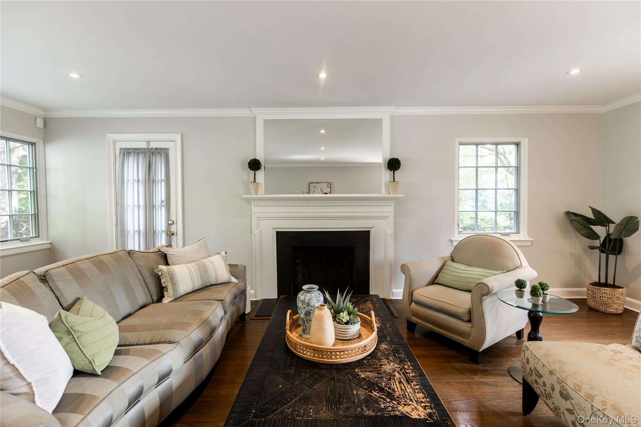 20 Mill Spring Road, Manhasset, NY 11030