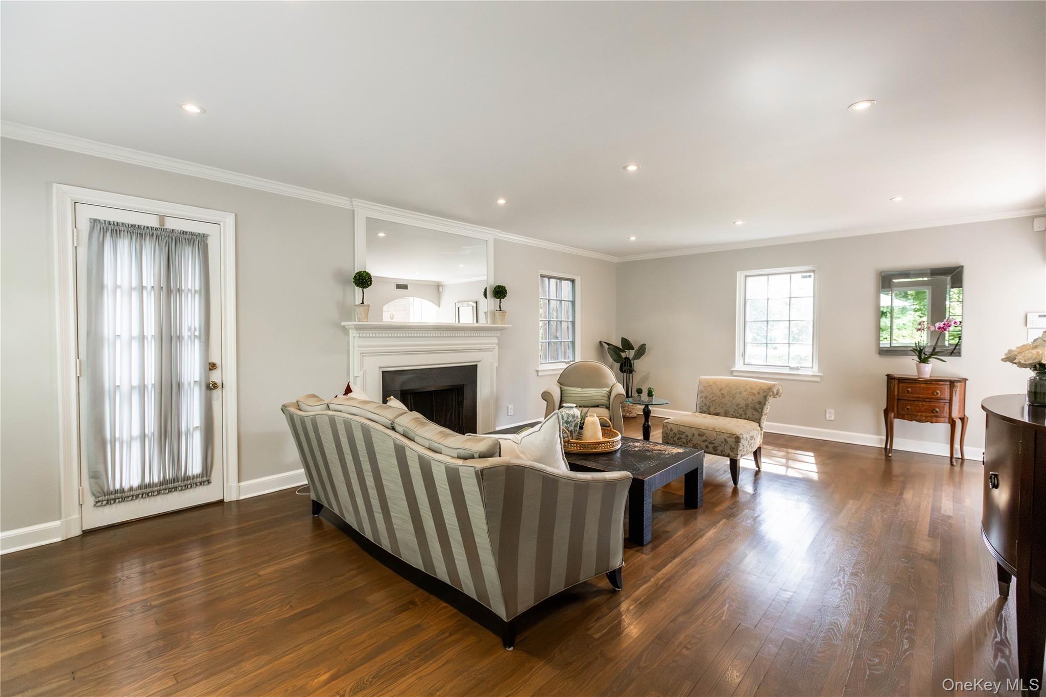 20 Mill Spring Road, Manhasset, NY 11030